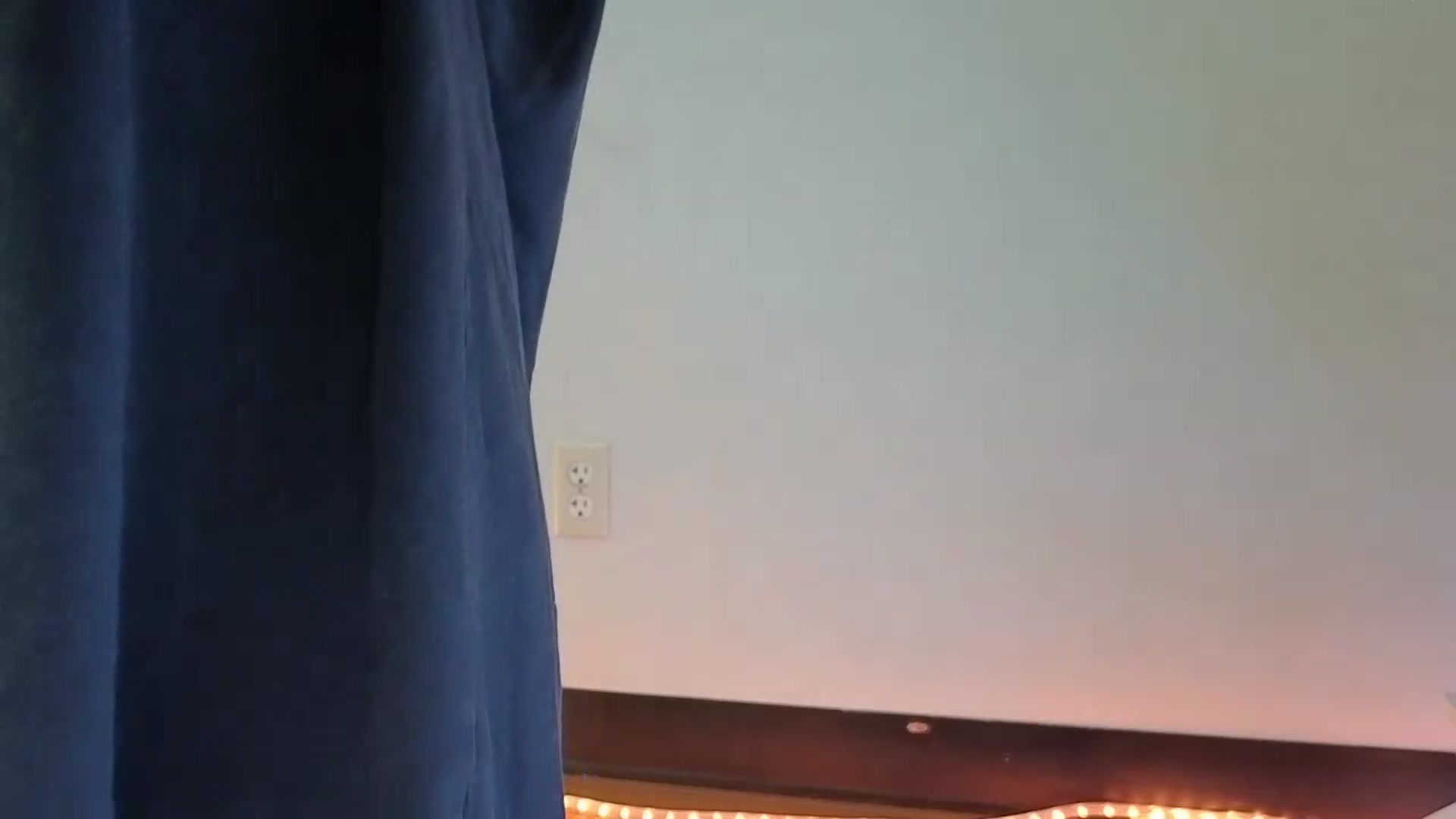 Gallery image thumbnail from nella's myfreecams stream on, 05/29/2026, 17:20 image 9 of 20