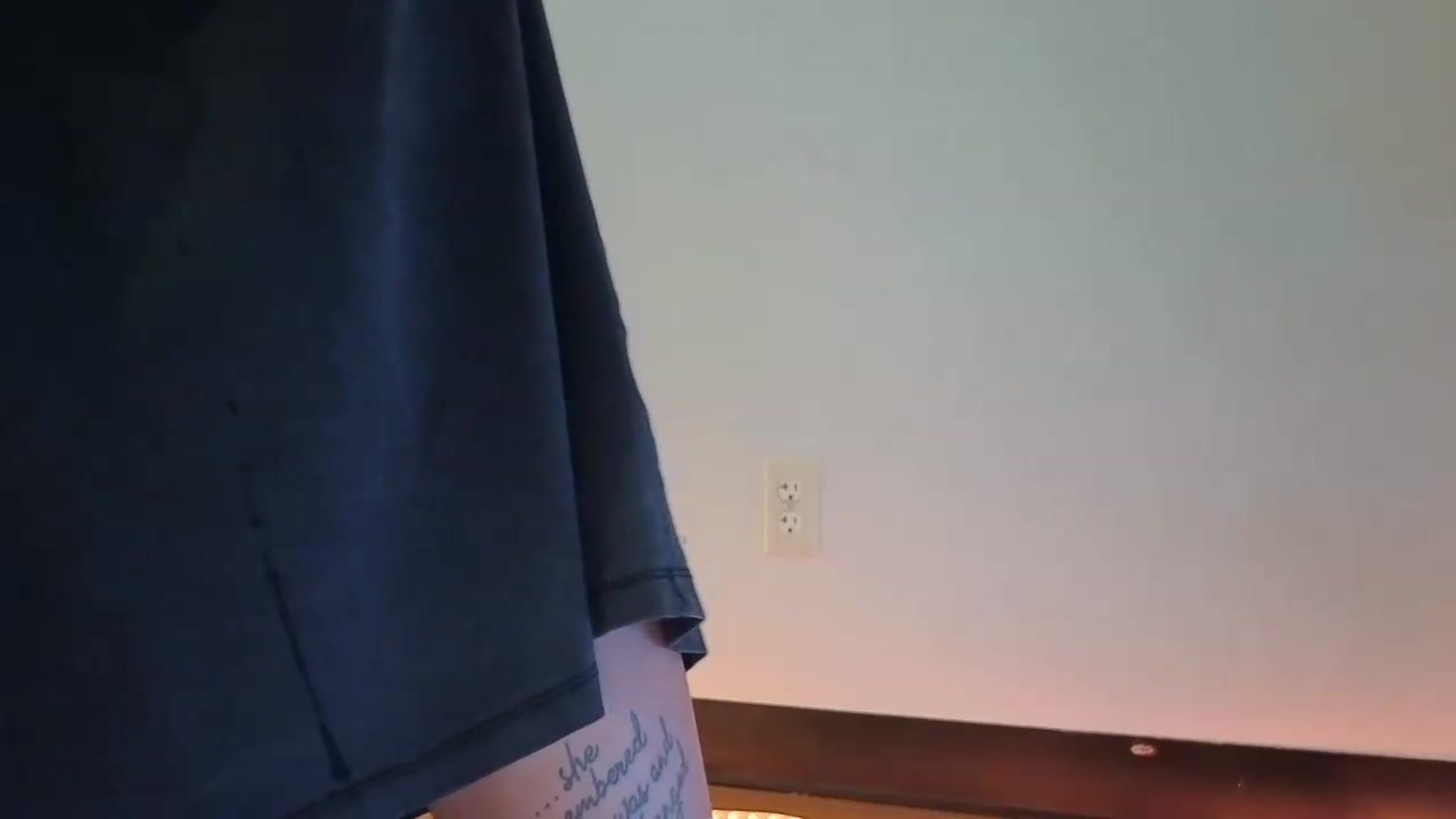 Gallery image thumbnail from nella's myfreecams stream on, 05/29/2026, 17:20 image 14 of 20
