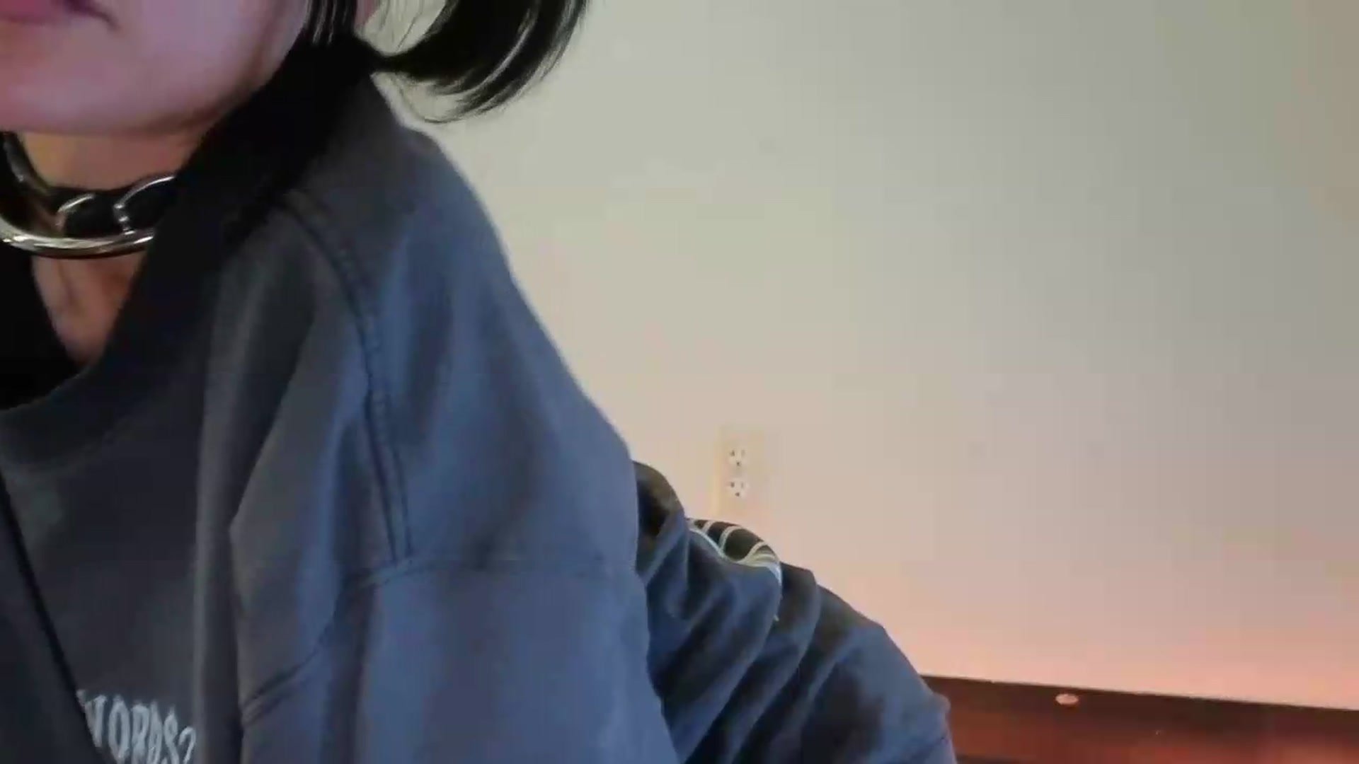 Gallery image thumbnail from nella's myfreecams stream on, 05/29/2026, 17:20 image 16 of 20