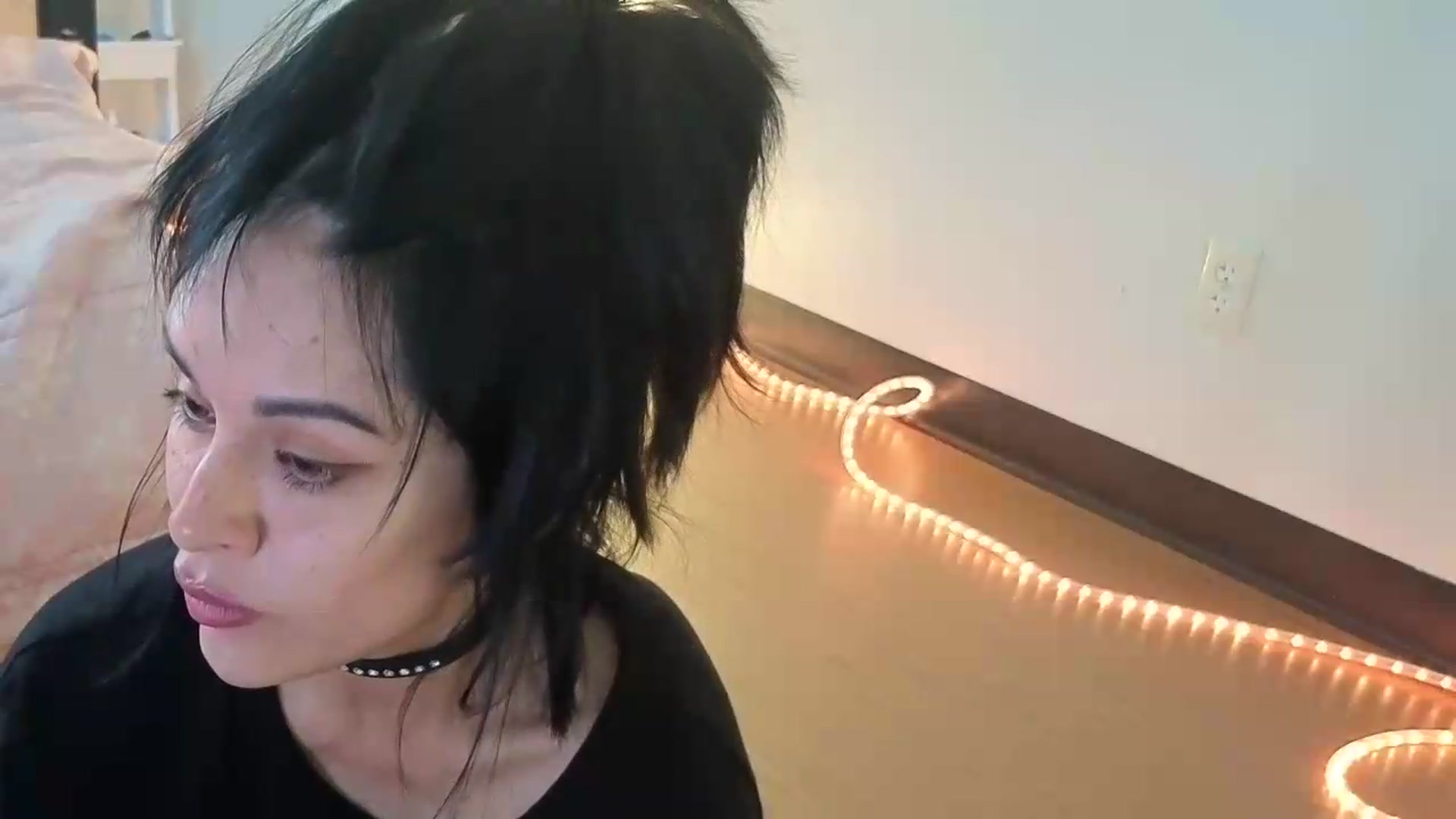 Gallery image thumbnail from nella's myfreecams stream on, 06/04/2026, 17:21 image 9 of 20
