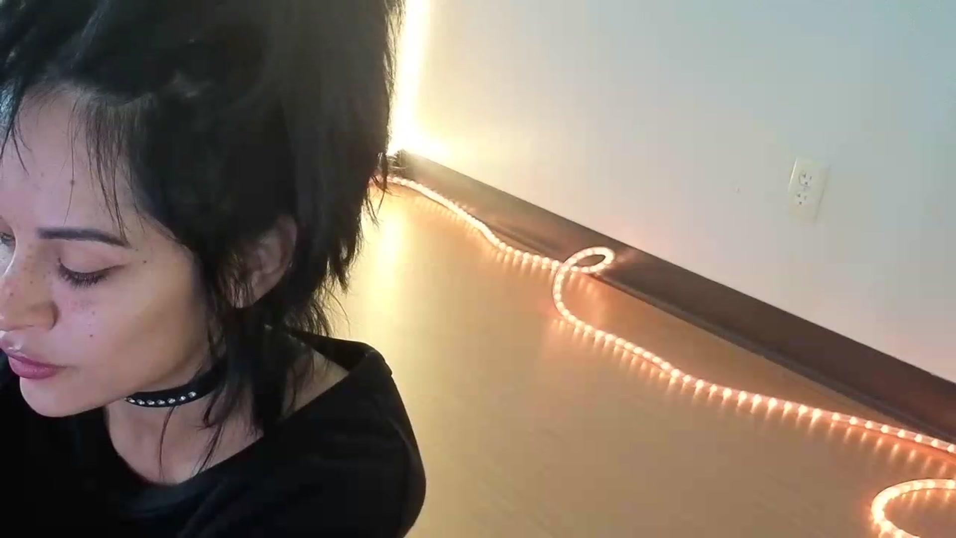 Gallery image thumbnail from nella's myfreecams stream on, 06/04/2026, 17:21 image 7 of 20