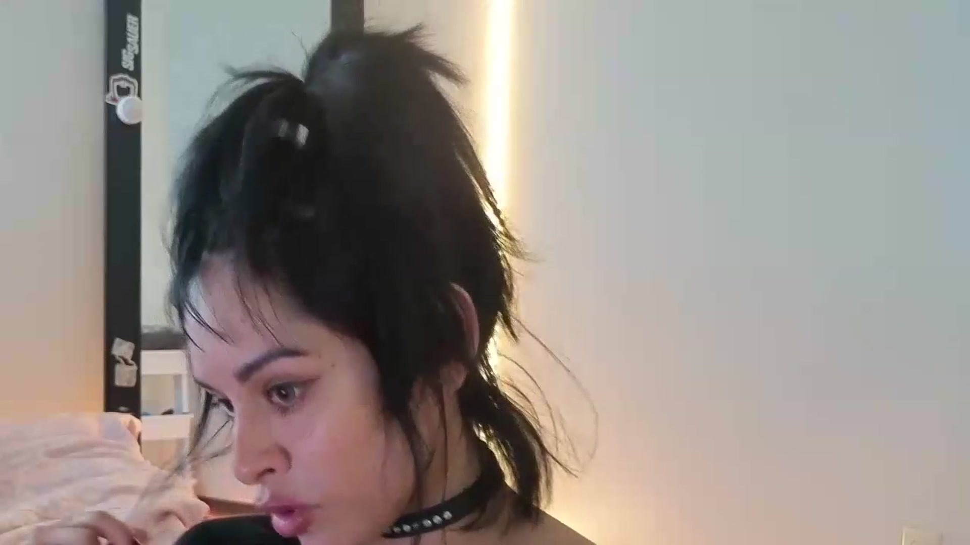 Gallery image thumbnail from nella's myfreecams stream on, 06/04/2026, 17:21 image 15 of 20