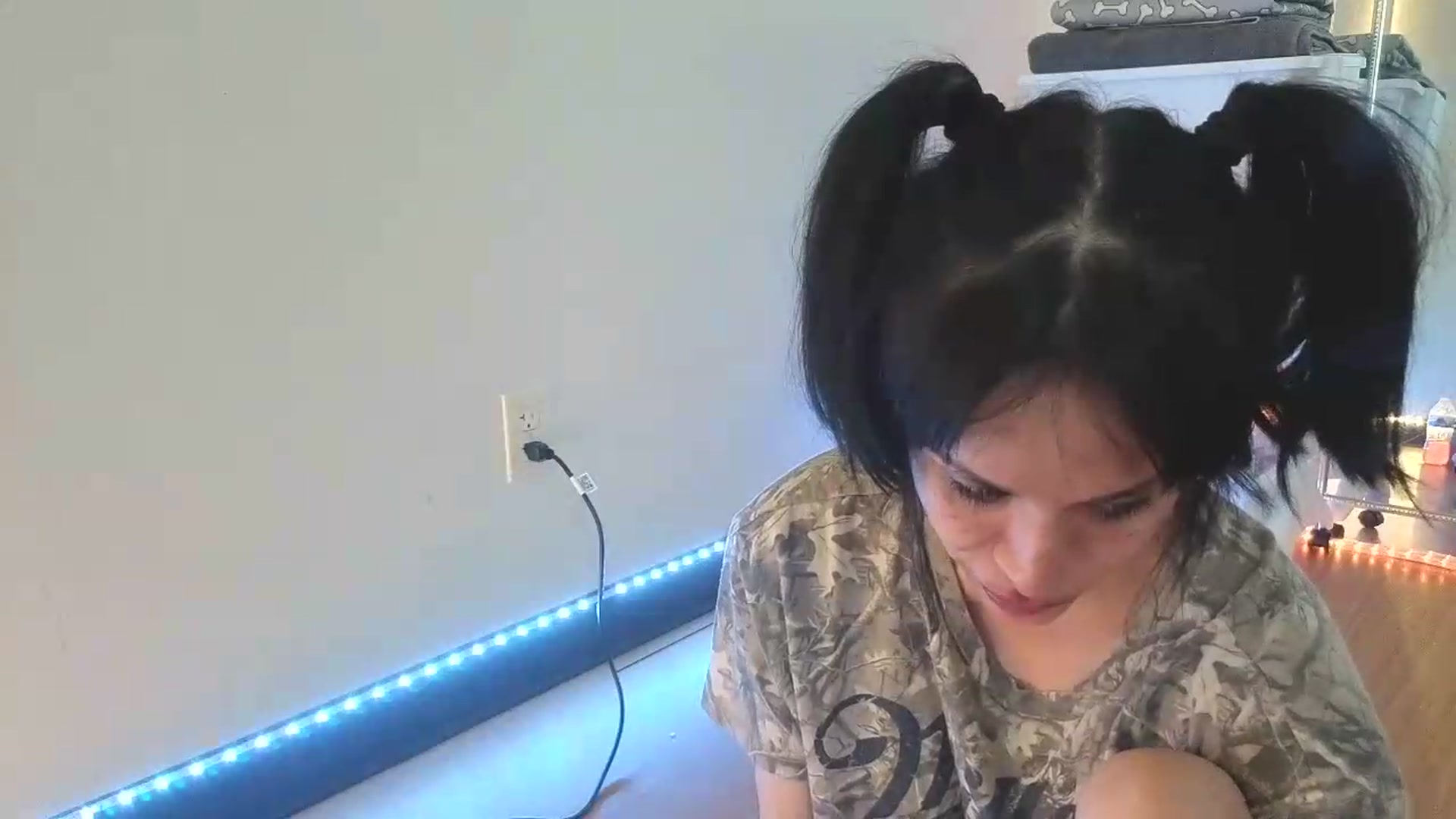Gallery image thumbnail from nella's myfreecams stream on, 06/12/2026, 15:22 image 12 of 20