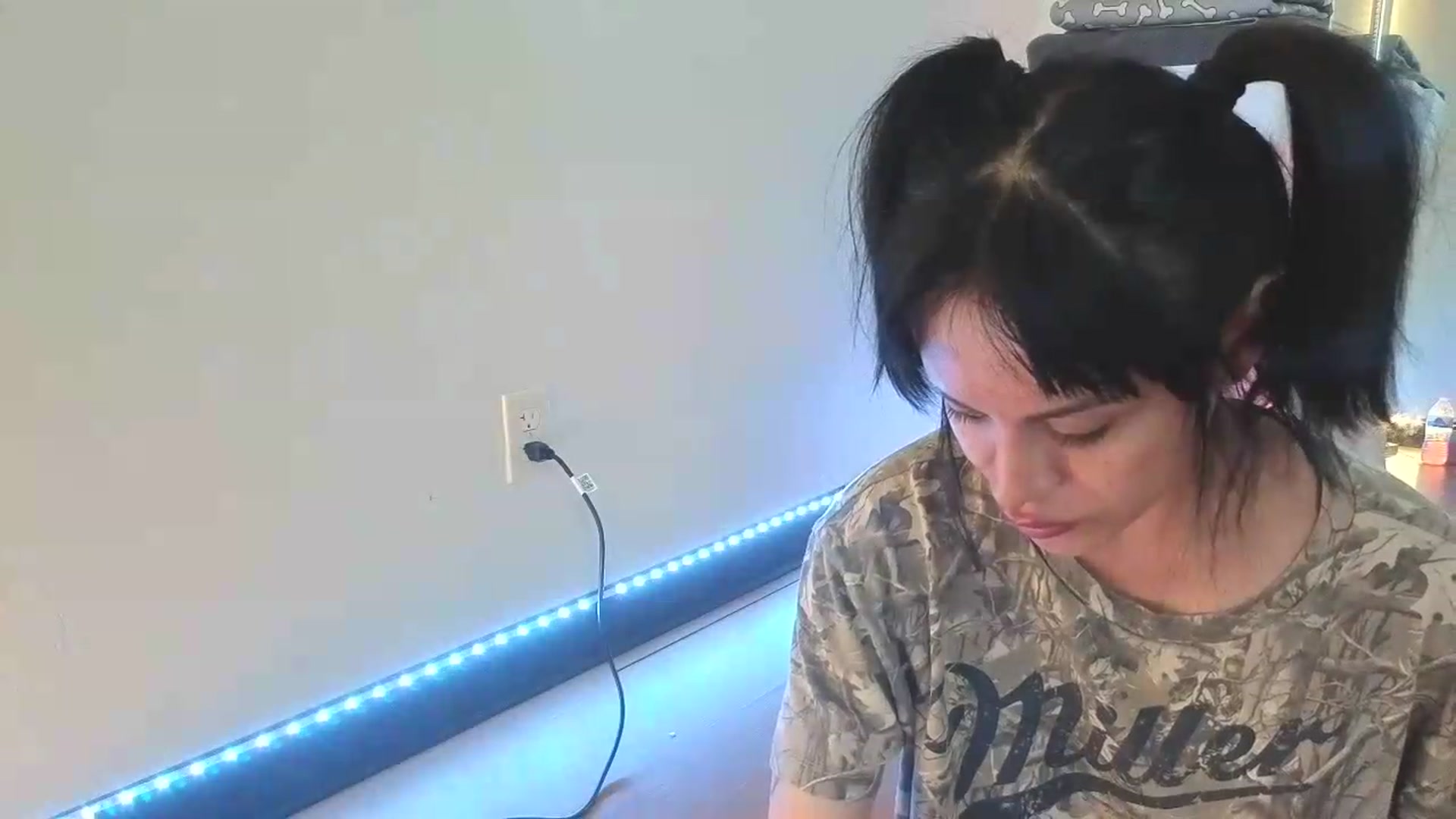 Gallery image thumbnail from nella's myfreecams stream on, 06/12/2026, 15:22 image 14 of 20