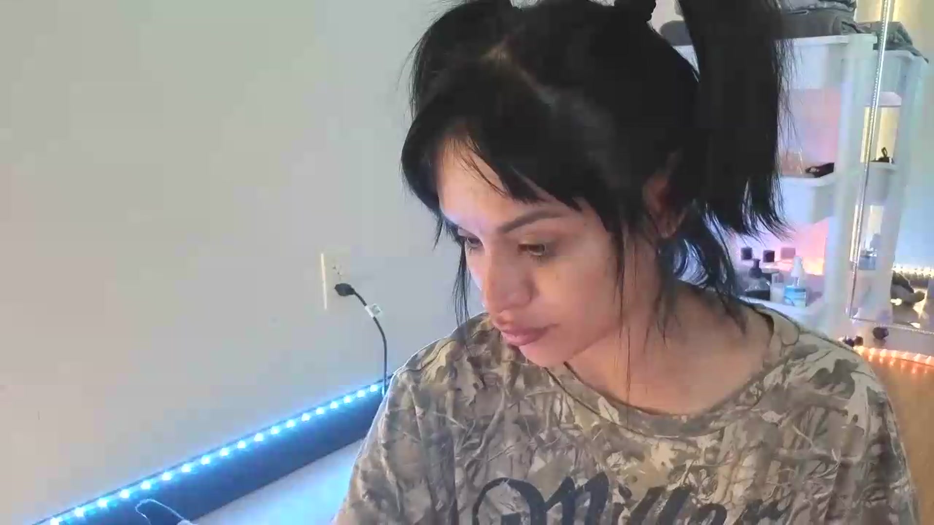 Gallery image thumbnail from nella's myfreecams stream on, 06/12/2026, 15:22 image 19 of 20