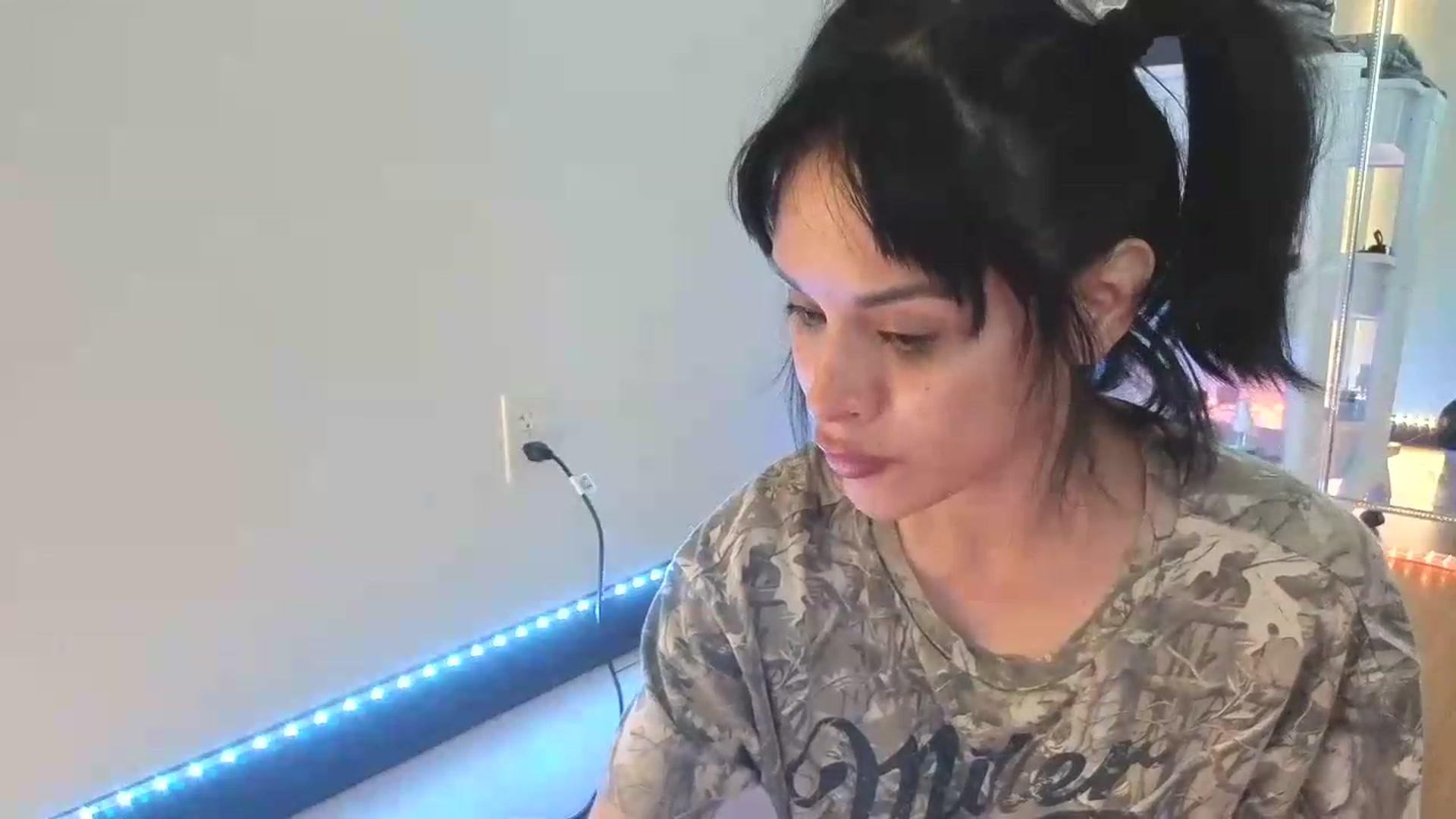 Gallery image thumbnail from nella's myfreecams stream on, 06/12/2026, 15:22 image 3 of 20