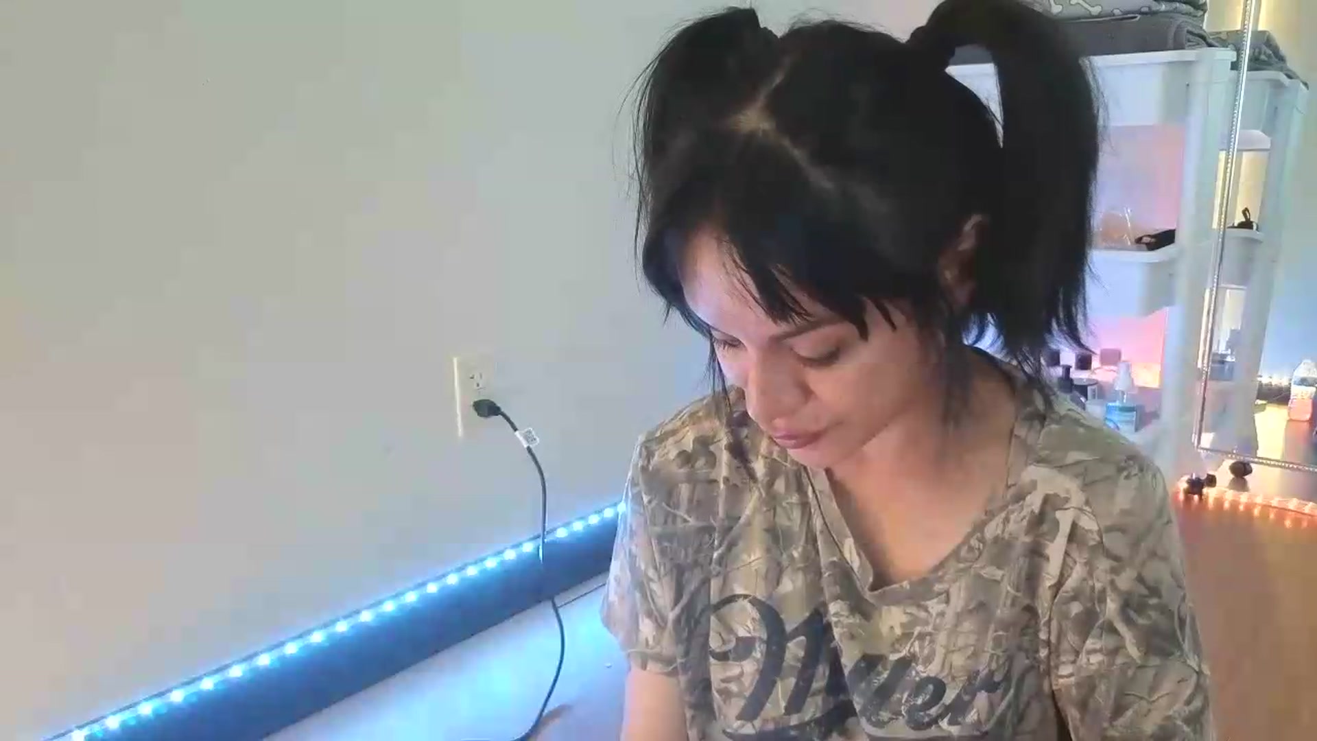Gallery image thumbnail from nella's myfreecams stream on, 06/12/2026, 15:22 image 15 of 20