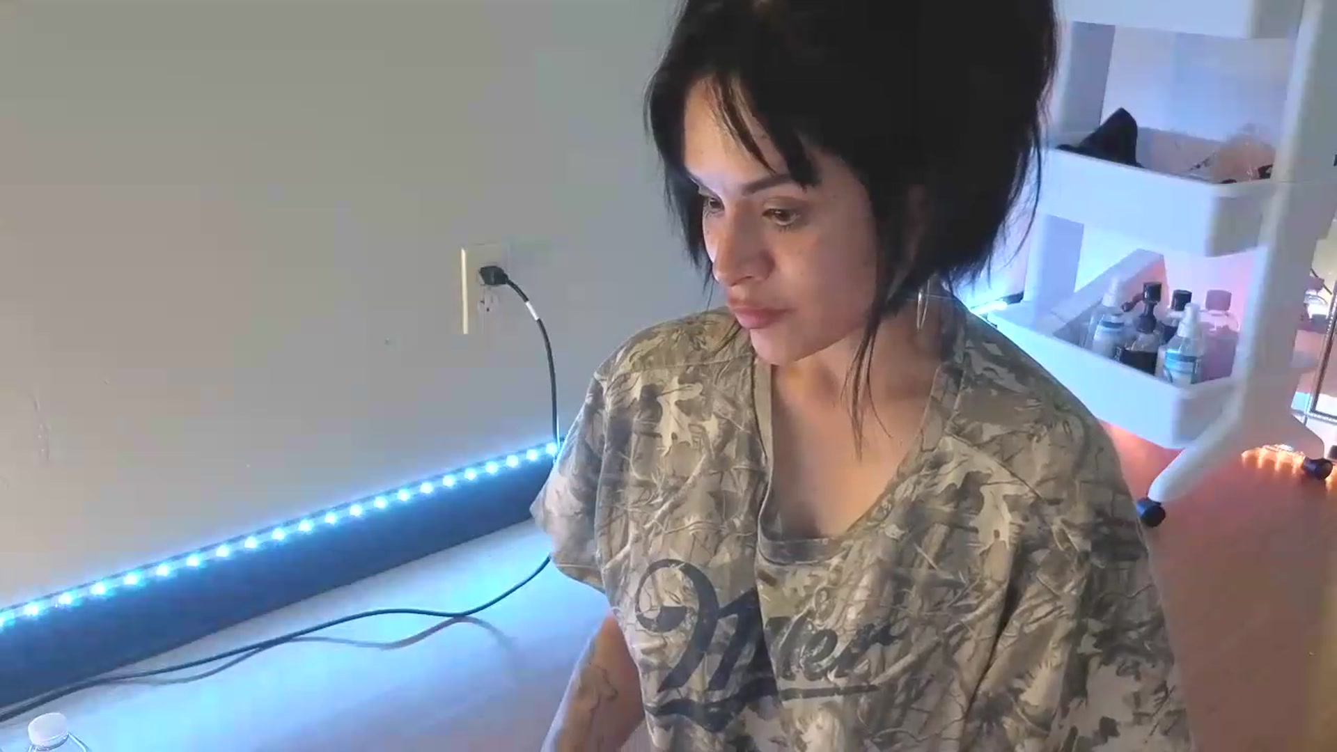 Gallery image thumbnail from nella's myfreecams stream on, 06/13/2026, 19:18 image 12 of 20