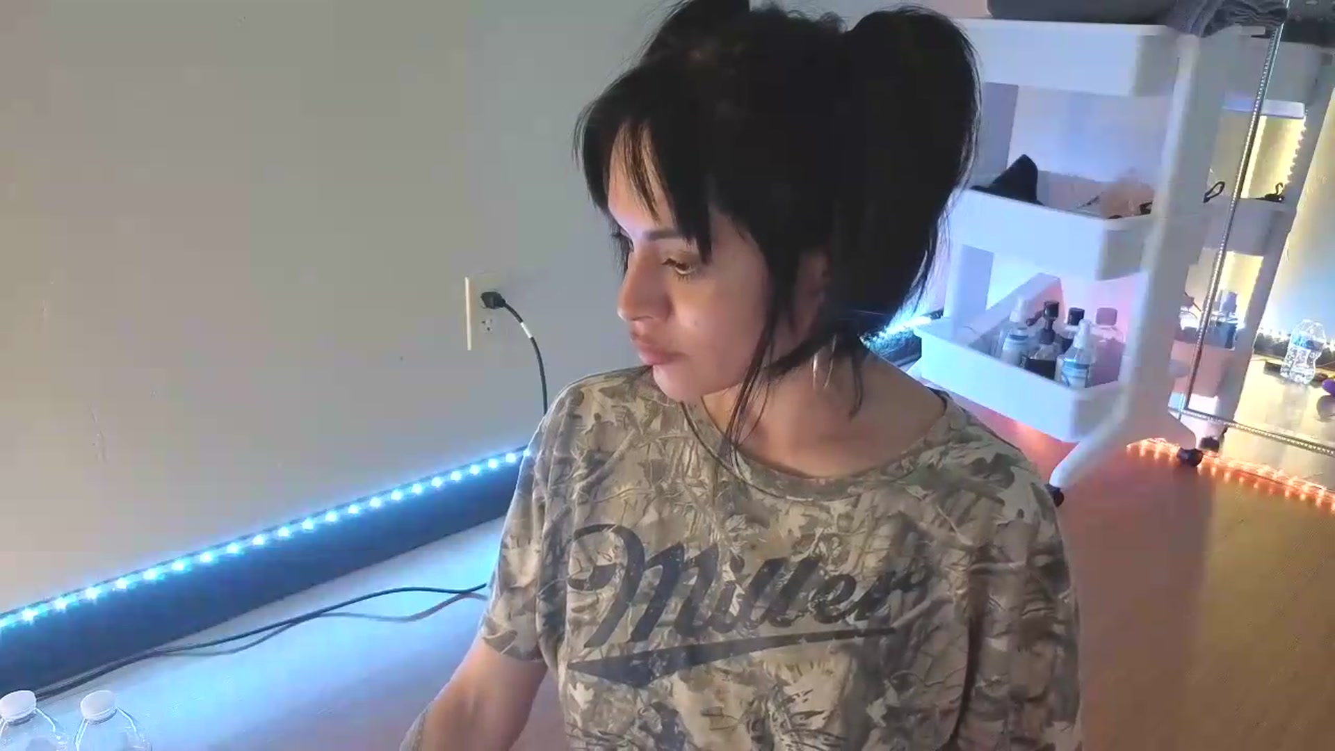 Gallery image thumbnail from nella's myfreecams stream on, 06/13/2026, 19:18 image 10 of 20
