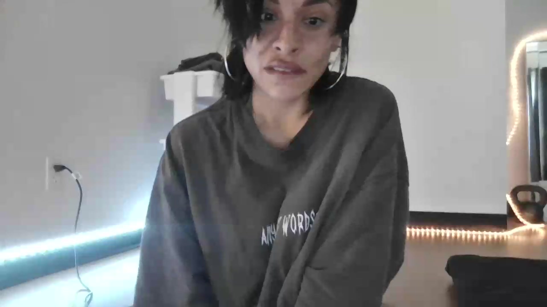 Gallery image thumbnail from nella's myfreecams stream on, 06/16/2026, 16:19 image 6 of 20