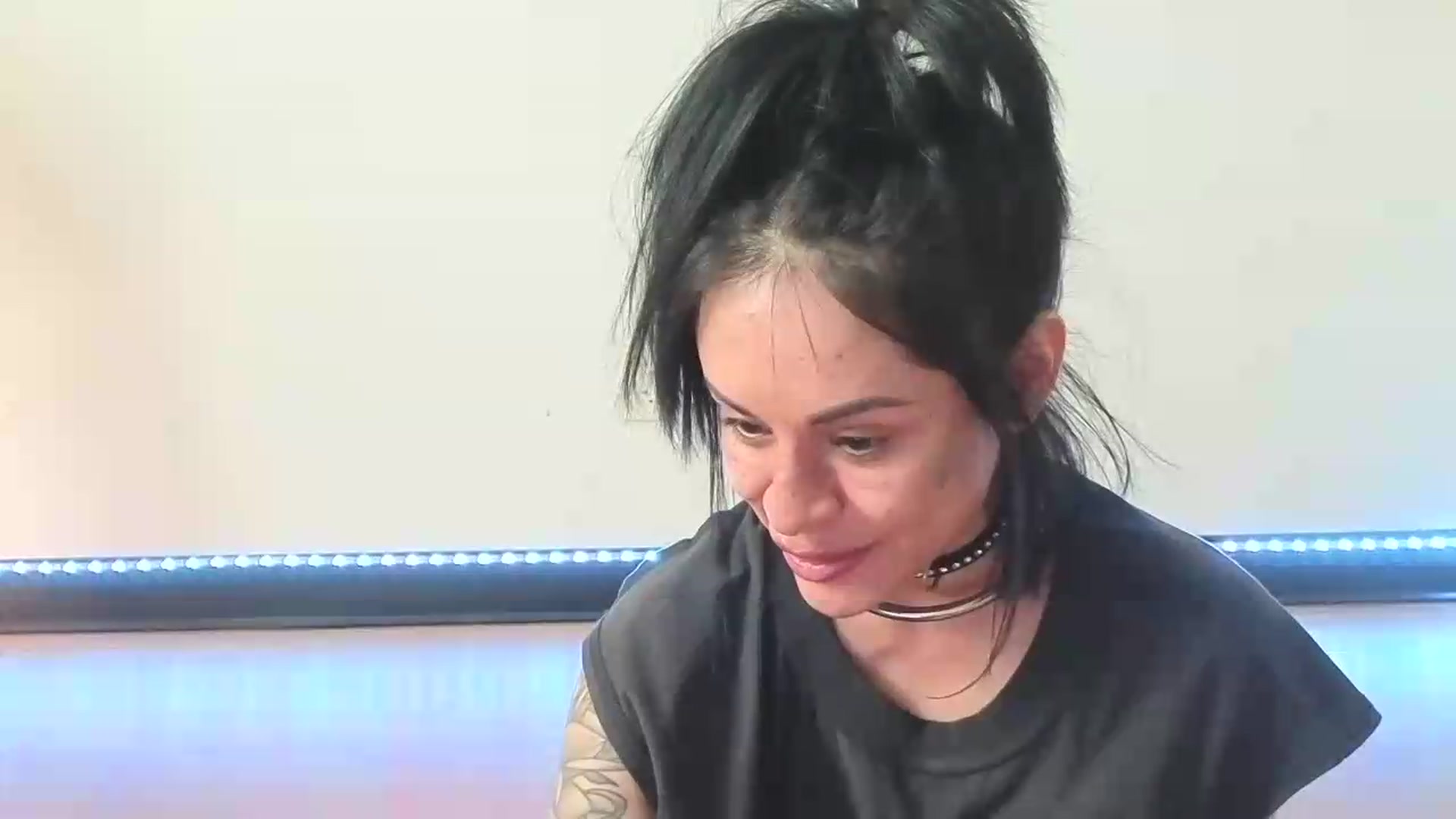 Gallery image thumbnail from nella's myfreecams stream on, 06/23/2026, 15:44 image 6 of 20