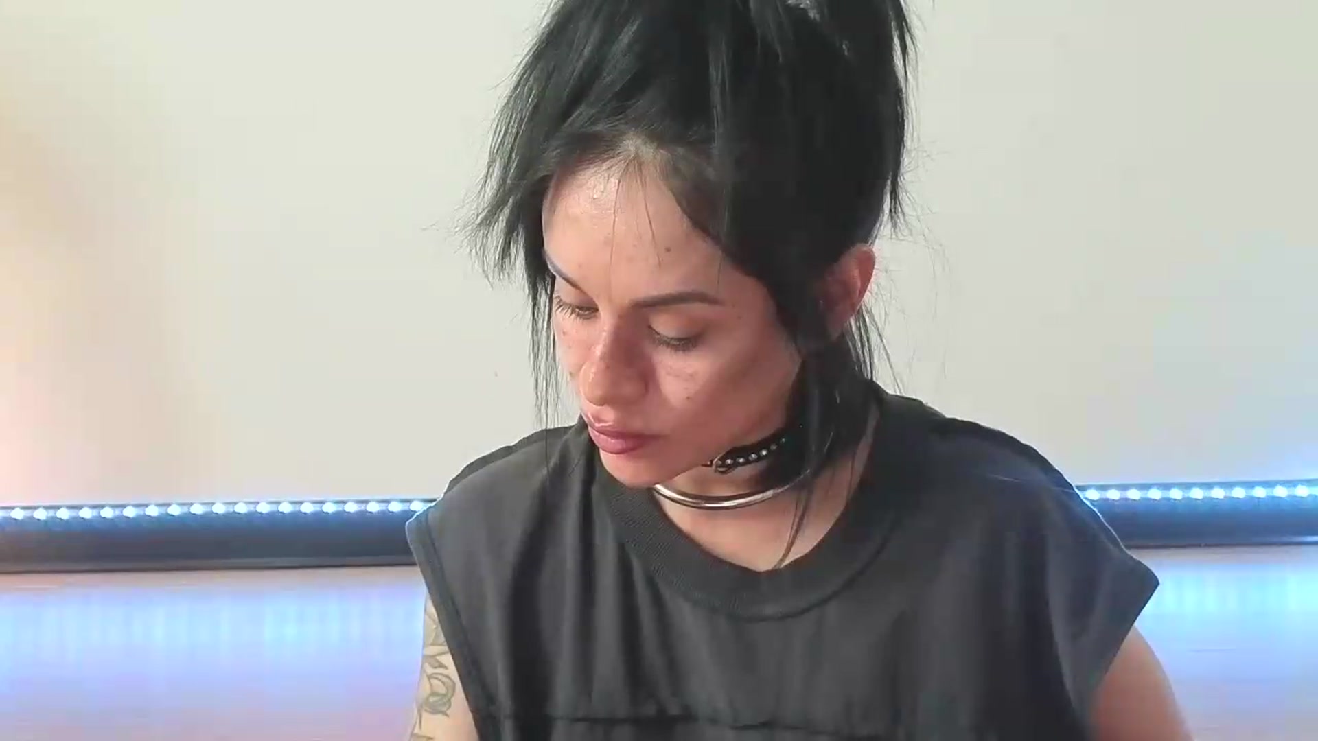 Gallery image thumbnail from nella's myfreecams stream on, 06/23/2026, 15:44 image 12 of 20