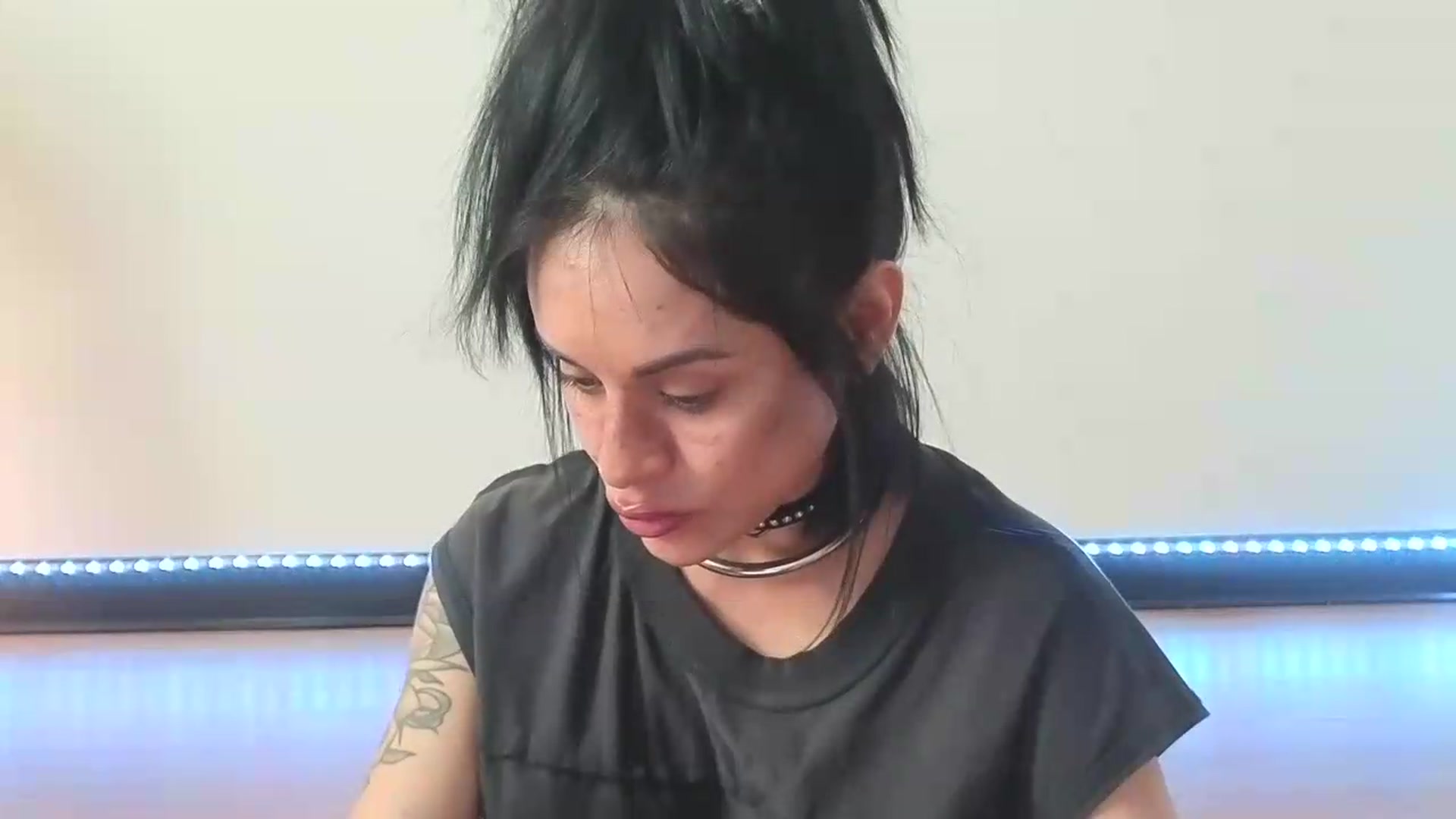 Gallery image thumbnail from nella's myfreecams stream on, 06/23/2026, 15:44 image 13 of 20
