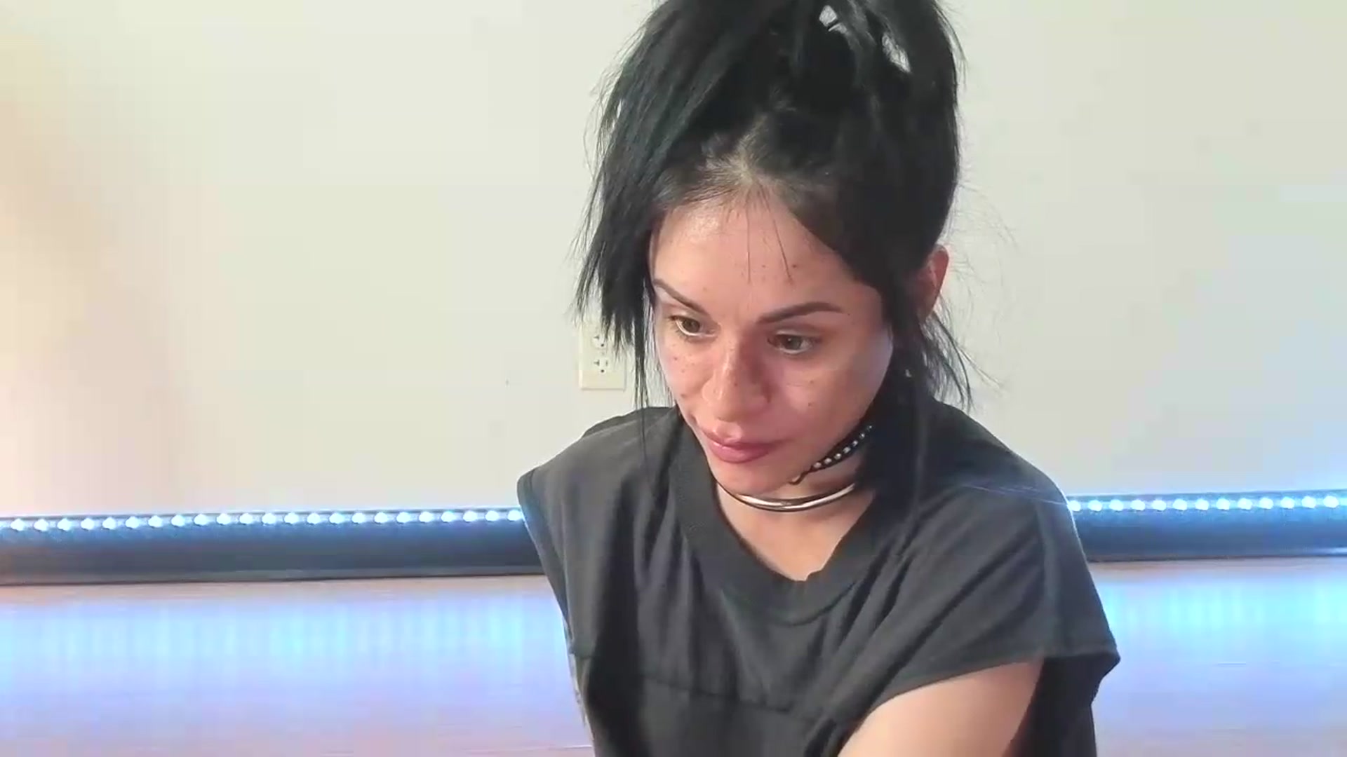 Gallery image thumbnail from nella's myfreecams stream on, 06/23/2026, 15:44 image 7 of 20