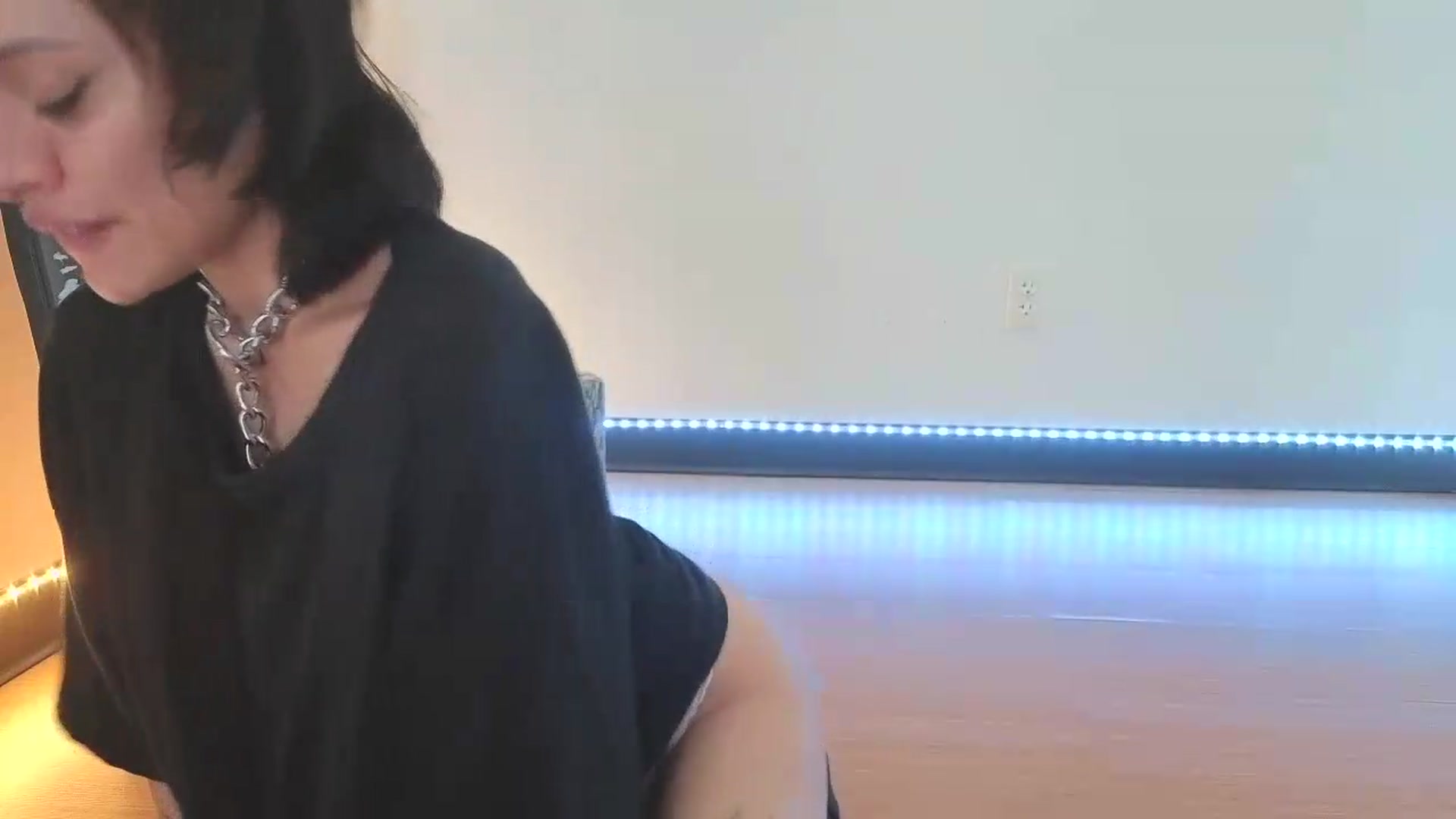 Gallery image thumbnail from nella's myfreecams stream on, 06/29/2026, 17:54 image 10 of 20