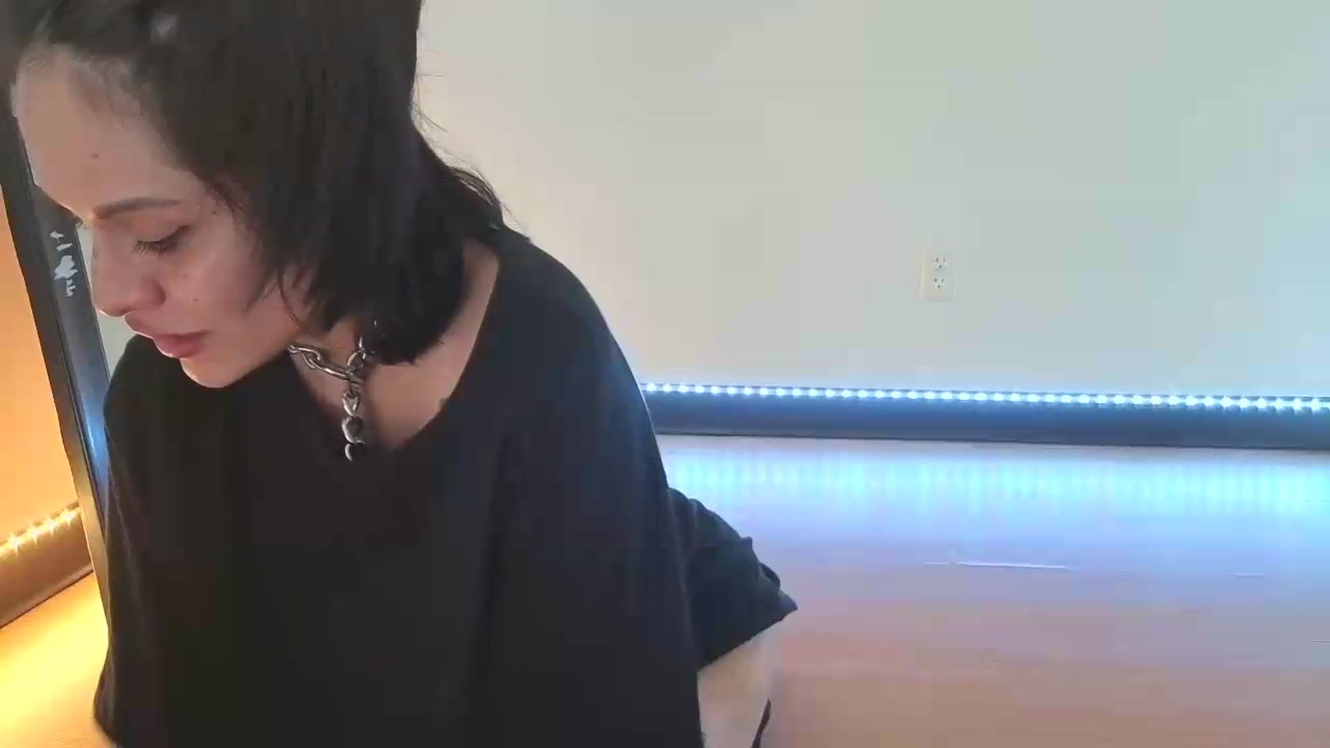 Gallery image thumbnail from nella's myfreecams stream on, 06/29/2026, 17:54 image 16 of 20