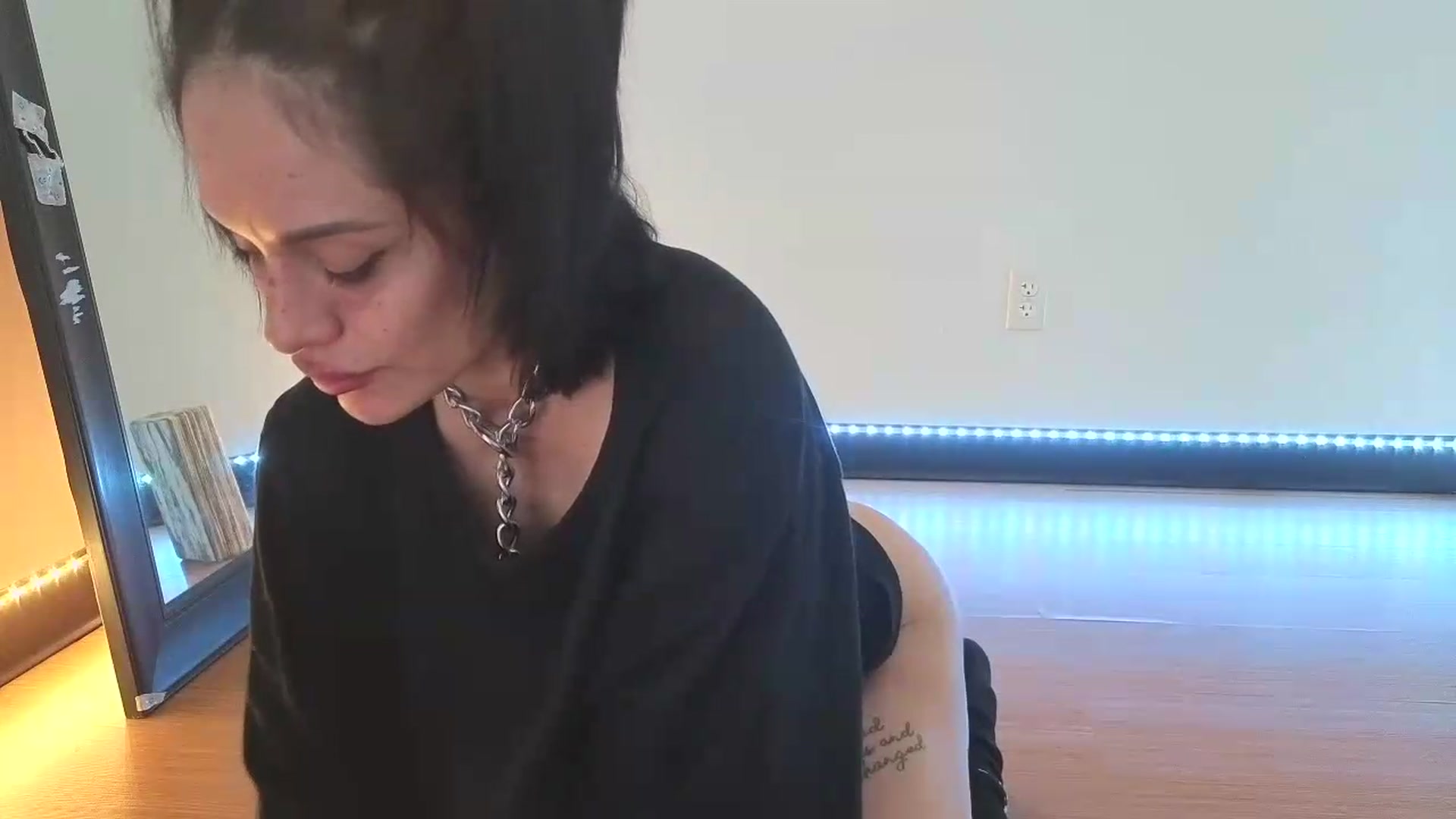 Gallery image thumbnail from nella's myfreecams stream on, 06/29/2026, 17:54 image 5 of 20