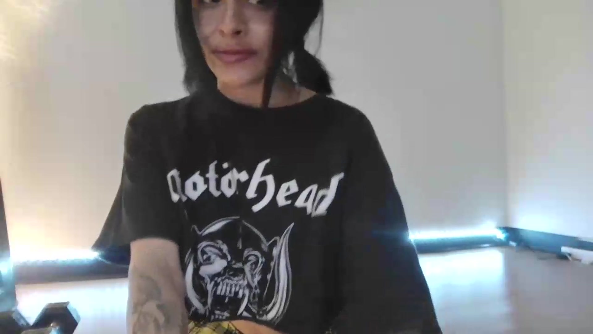Gallery image thumbnail from nella's myfreecams stream on, 06/30/2026, 17:52 image 5 of 20
