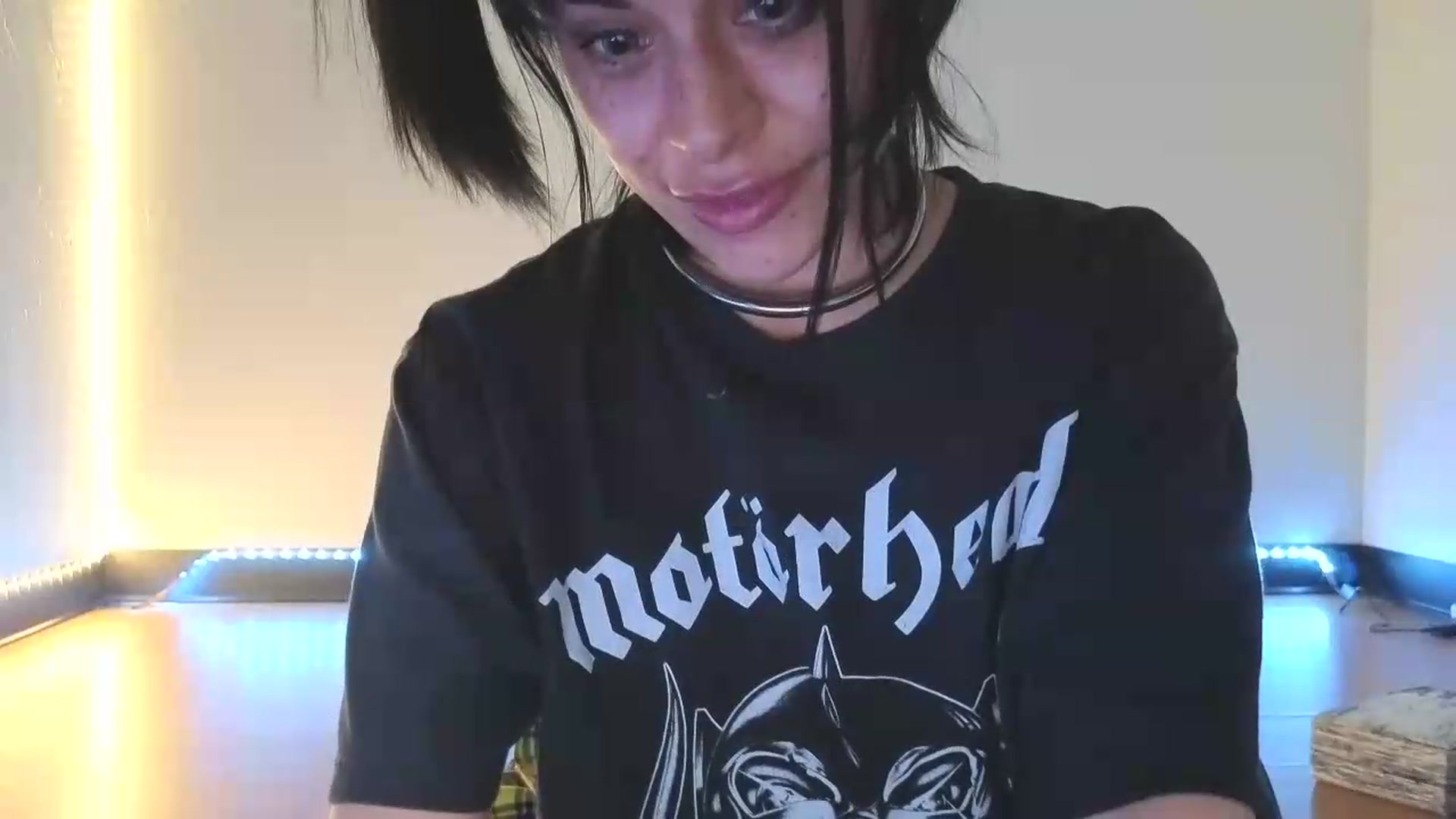 Gallery image thumbnail from nella's myfreecams stream on, 07/06/2026, 19:25 image 3 of 20