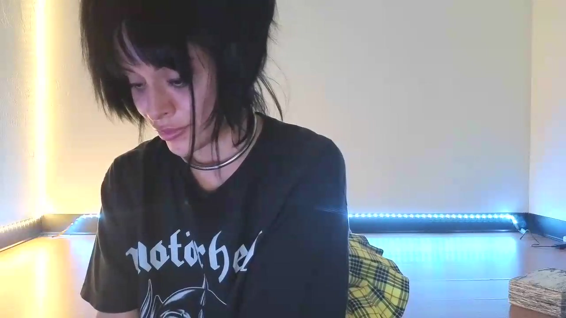 Gallery image thumbnail from nella's myfreecams stream on, 07/06/2026, 19:25 image 7 of 20
