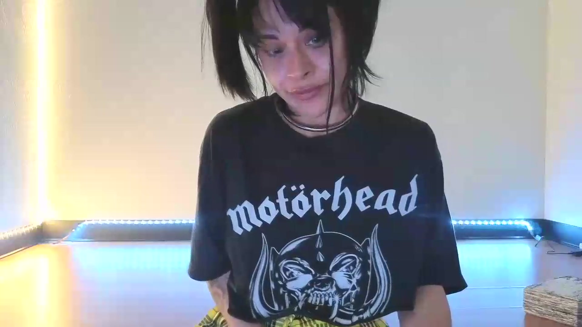 Gallery image thumbnail from nella's myfreecams stream on, 07/06/2026, 19:25 image 4 of 20