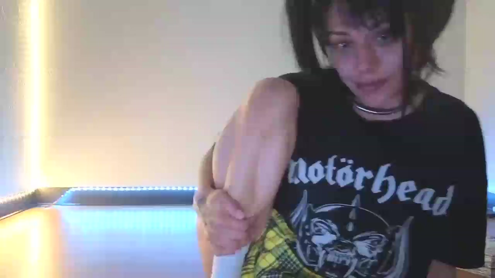 Gallery image thumbnail from nella's myfreecams stream on, 07/06/2026, 19:25 image 2 of 20
