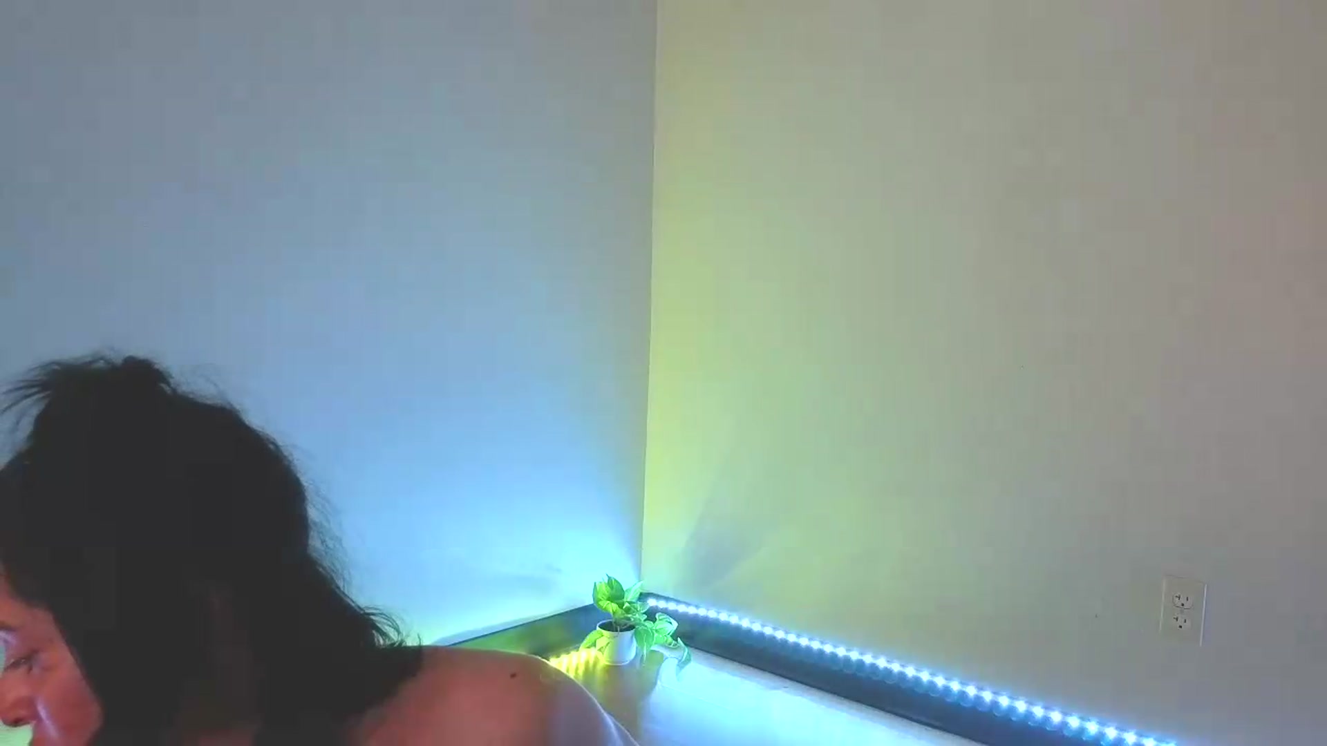Gallery image thumbnail from nella's myfreecams stream on, 08/03/2026, 24:15 image 19 of 20