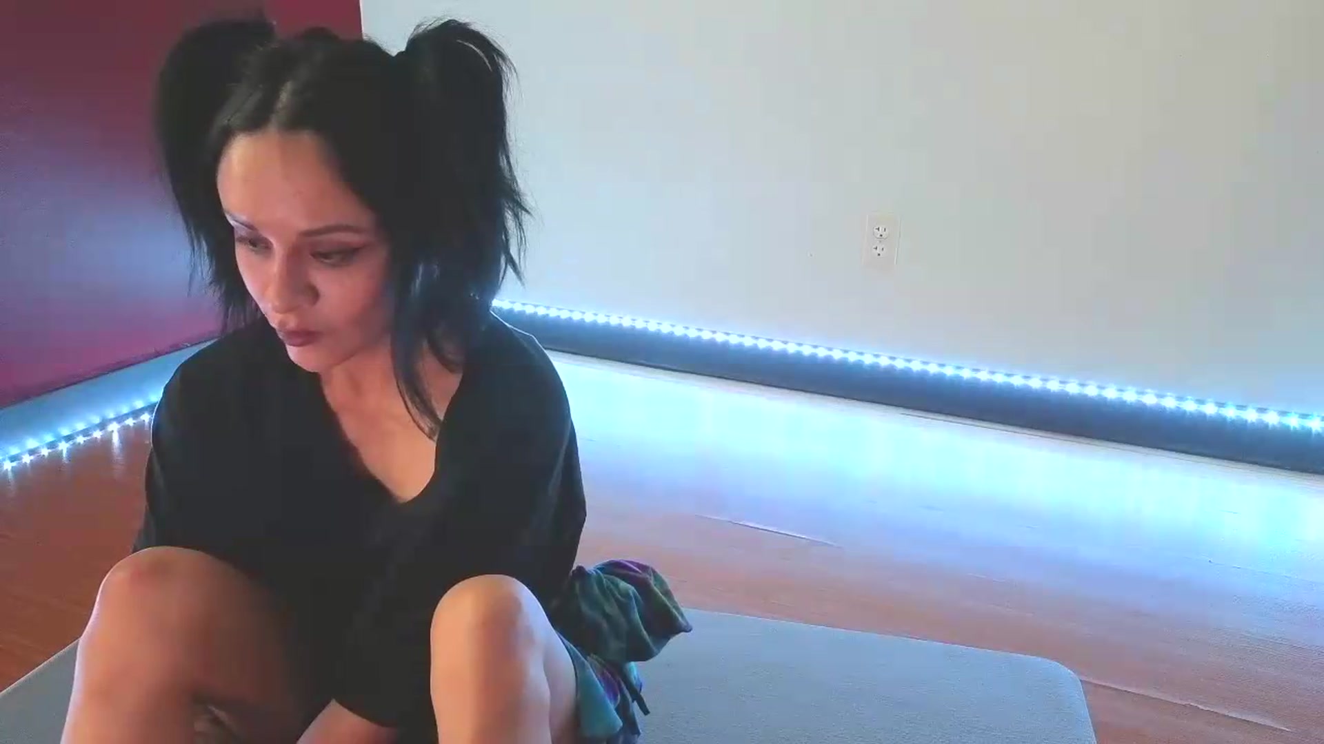 Gallery image thumbnail from nella's myfreecams stream on, 08/10/2026, 16:32 image 7 of 20