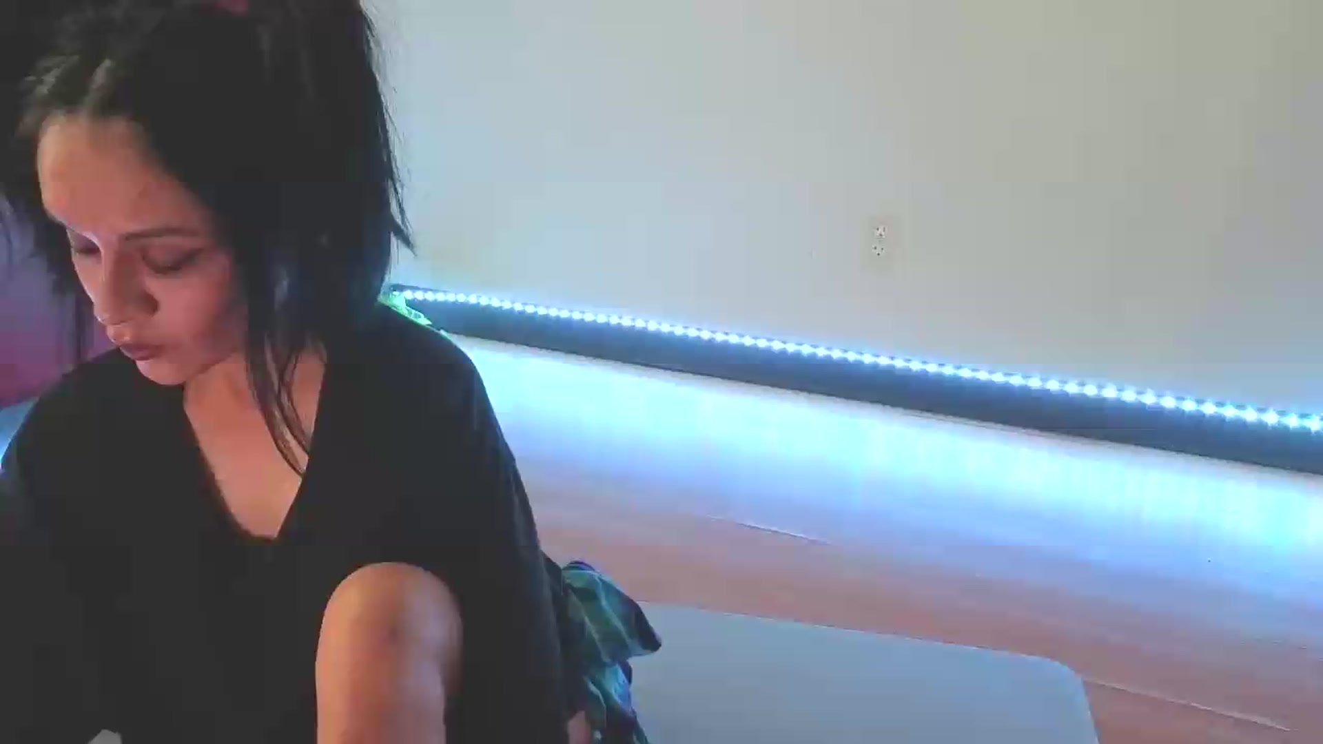 Gallery image thumbnail from nella's myfreecams stream on, 08/10/2026, 16:32 image 1 of 20