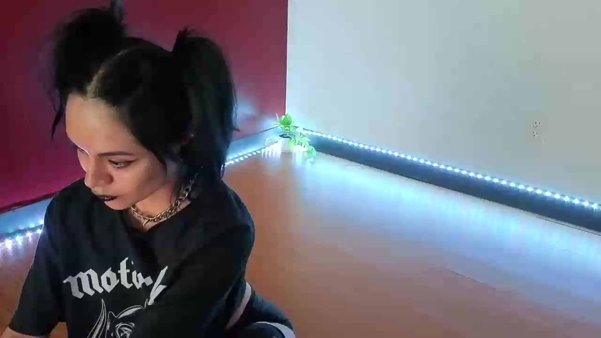 Gallery image thumbnail from nella's myfreecams stream on, 08/14/2026, 17:17 image 1 of 20