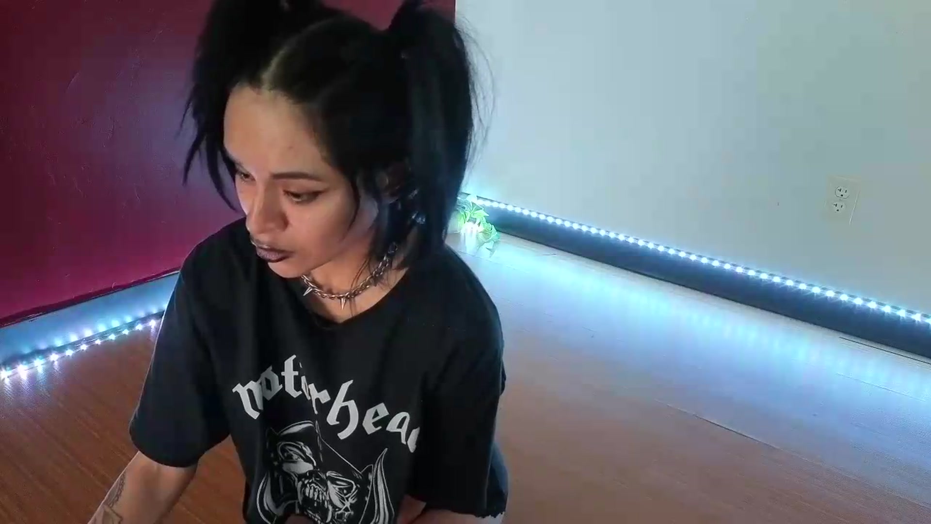 Gallery image thumbnail from nella's myfreecams stream on, 08/14/2026, 17:17 image 3 of 20