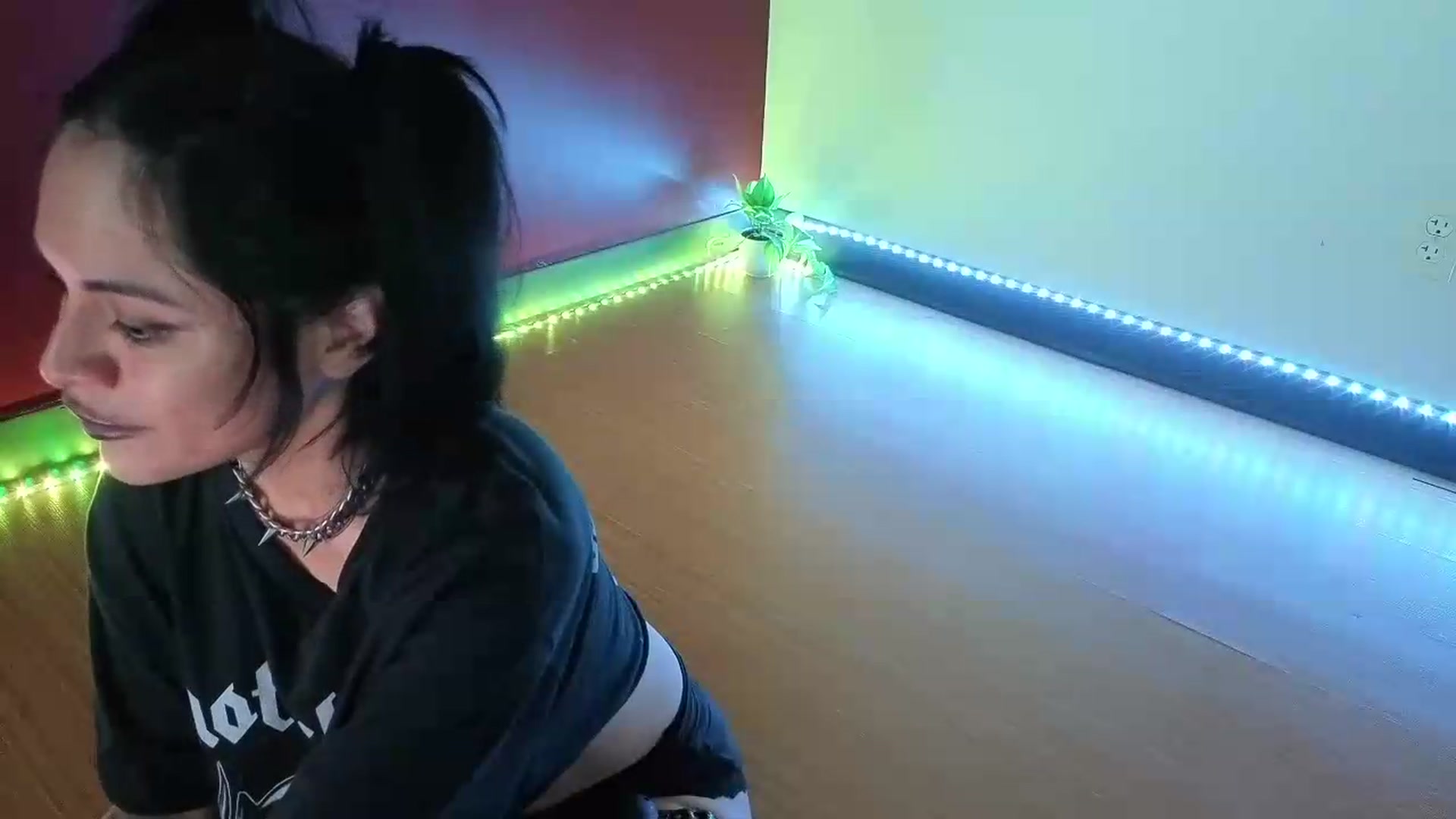 Gallery image thumbnail from nella's myfreecams stream on, 08/14/2026, 19:04 image 13 of 20