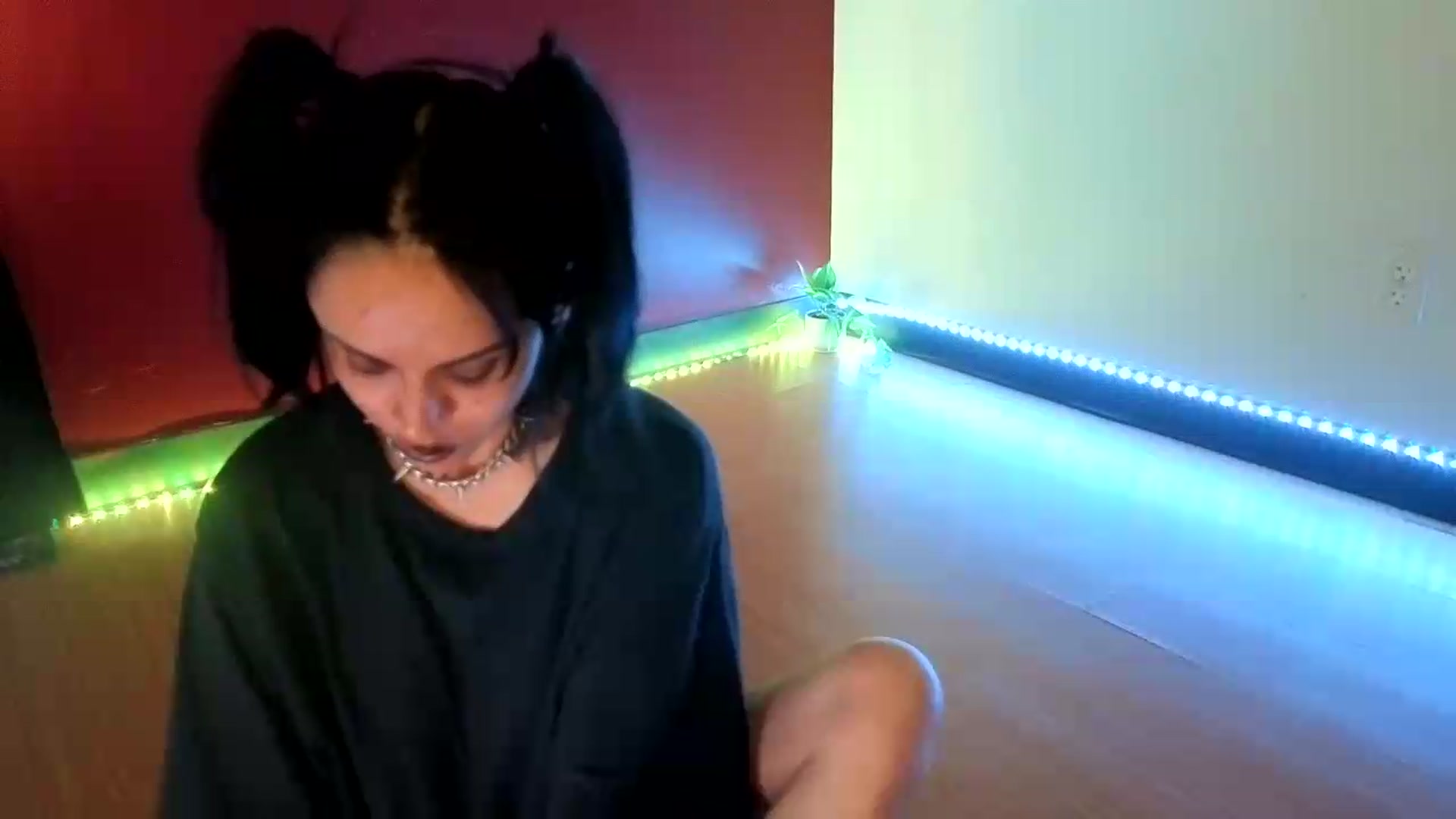 Gallery image thumbnail from nella's myfreecams stream on, 08/20/2026, 15:25 image 16 of 20