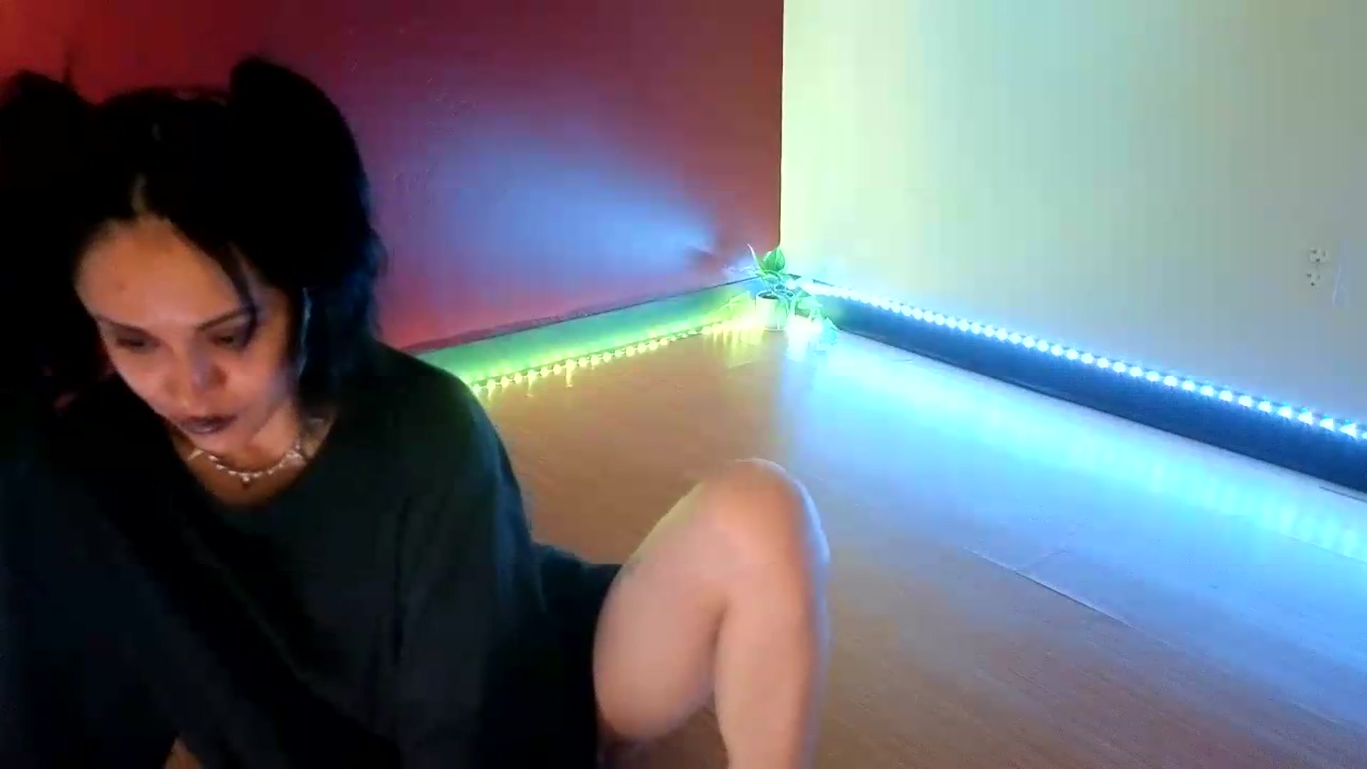 Gallery image thumbnail from nella's myfreecams stream on, 08/20/2026, 15:25 image 20 of 20