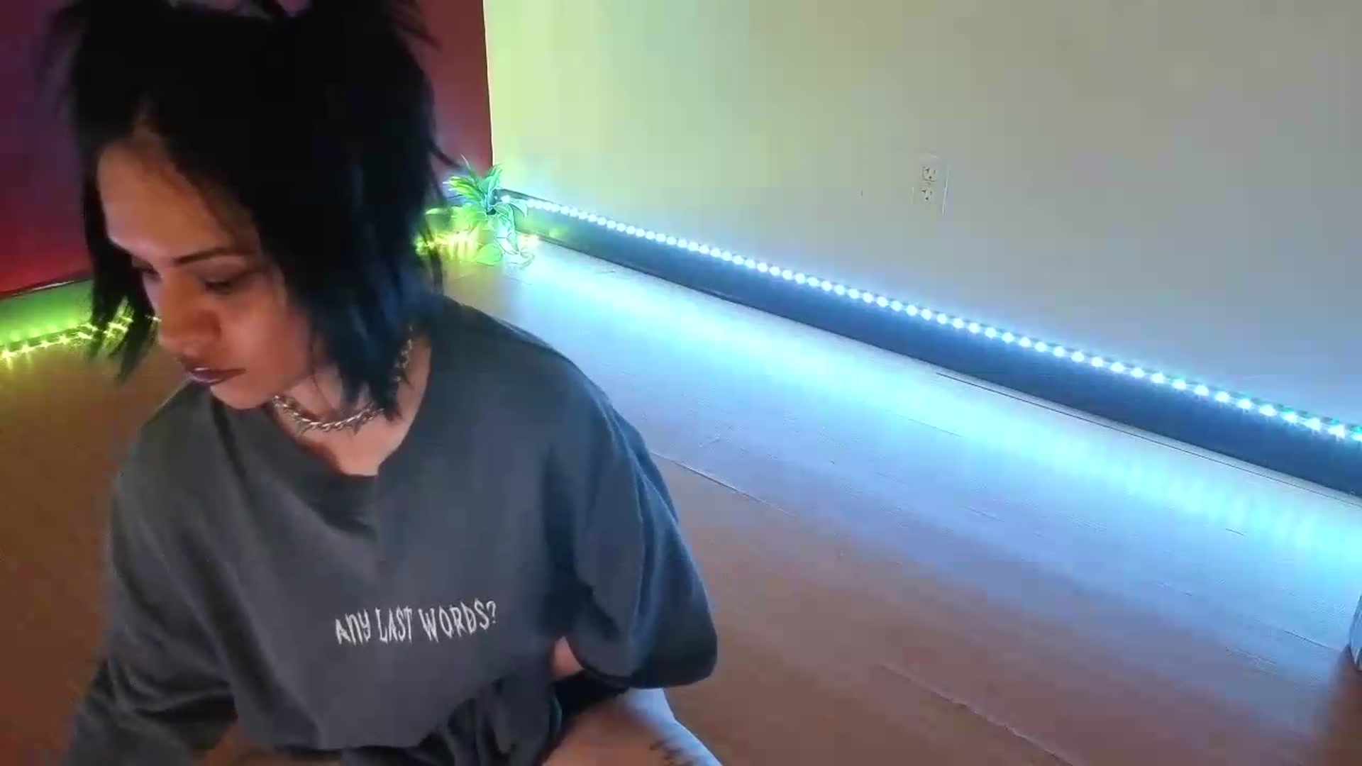 Gallery image thumbnail from nella's myfreecams stream on, 08/22/2026, 17:01 image 2 of 20