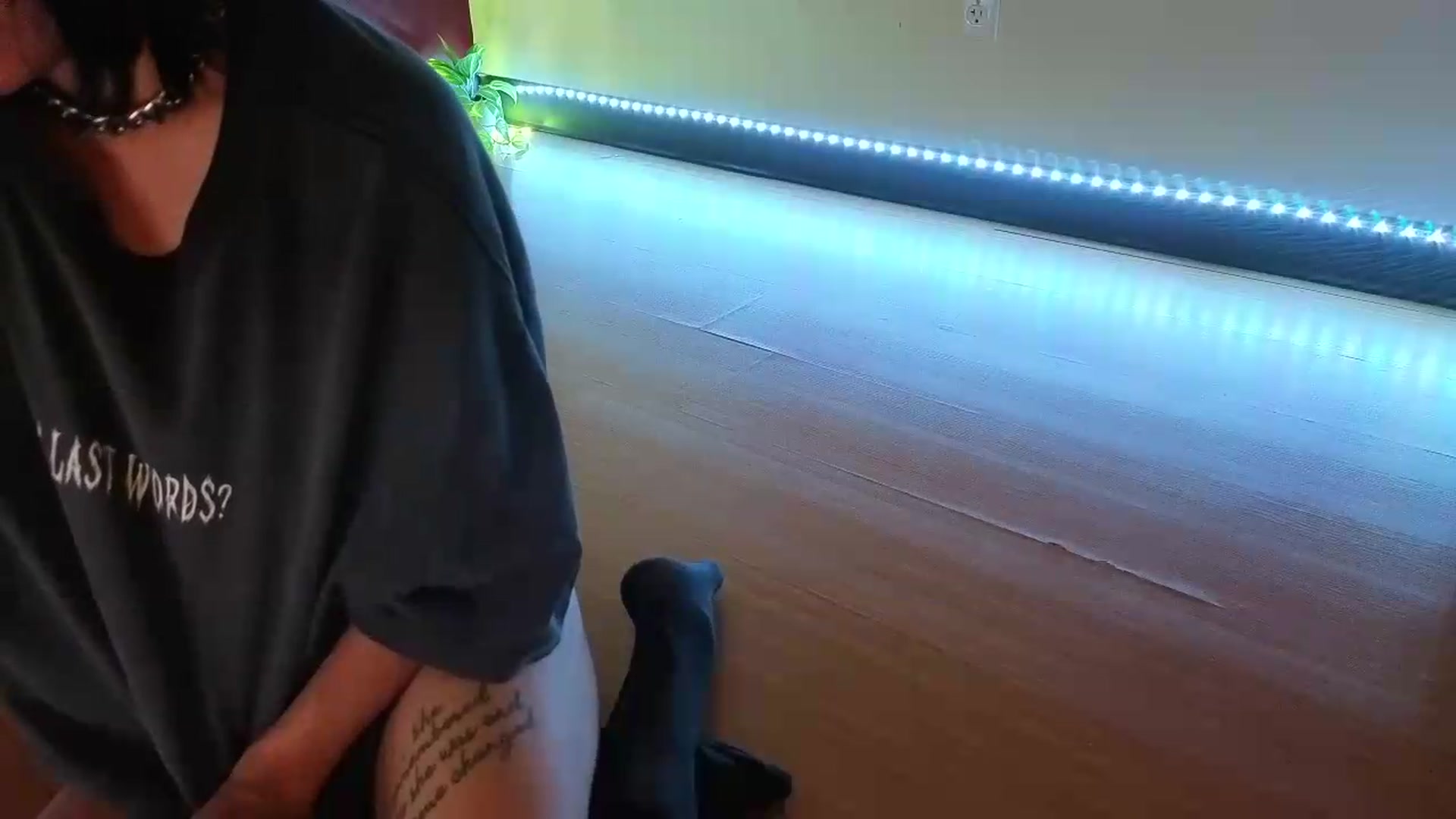 Gallery image thumbnail from nella's myfreecams stream on, 08/22/2026, 19:47 image 10 of 20