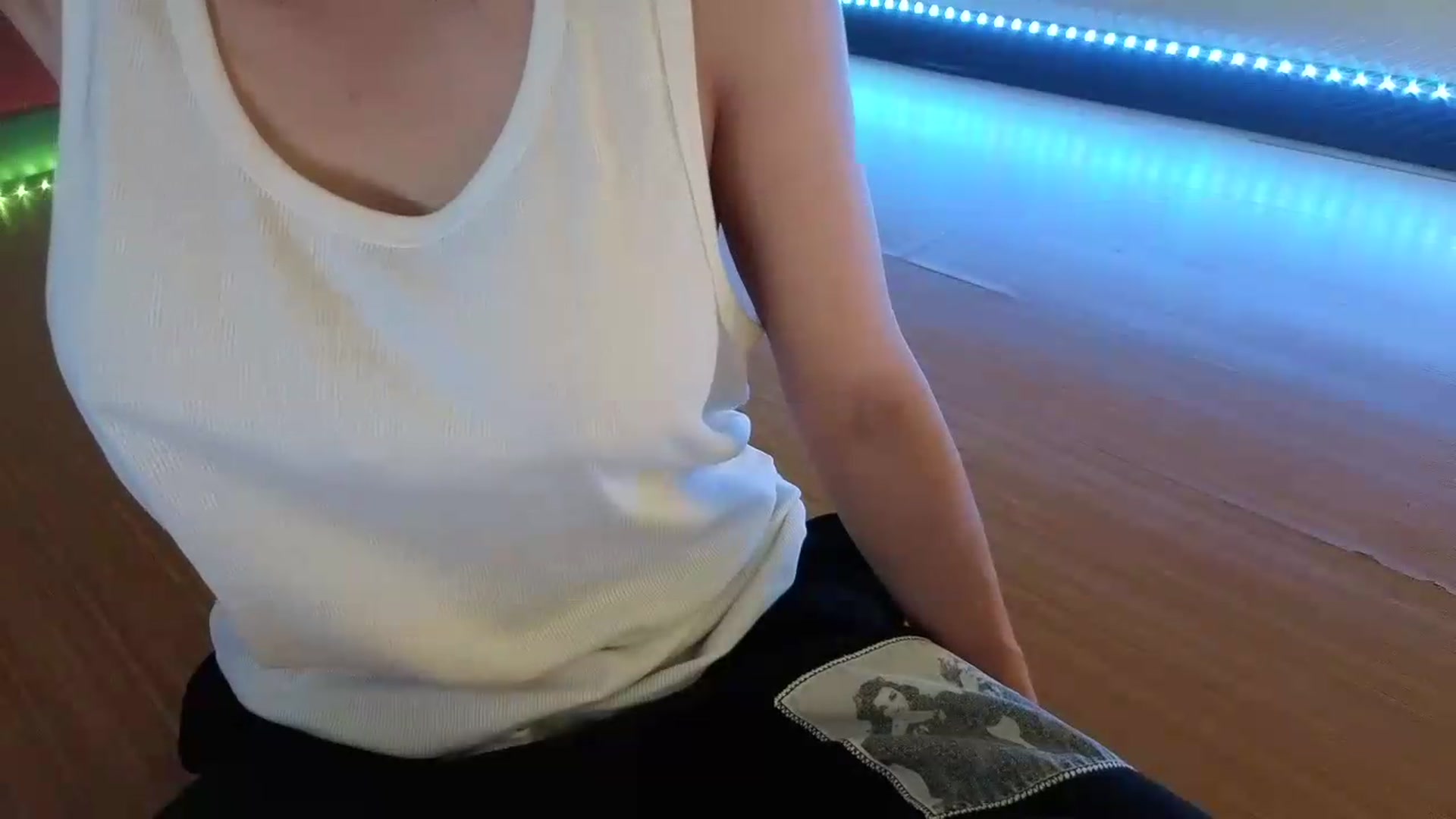 Gallery image thumbnail from nella's myfreecams stream on, 08/24/2026, 15:51 image 14 of 20