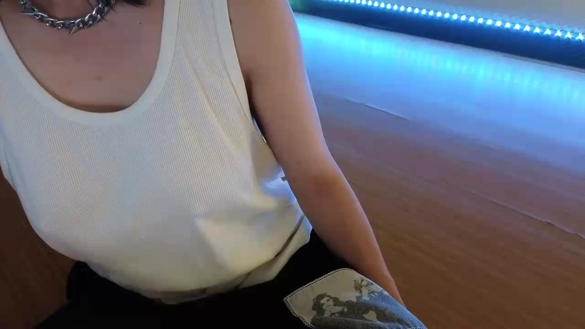 Gallery image thumbnail from nella's myfreecams stream on, 08/24/2026, 15:51 image 18 of 20