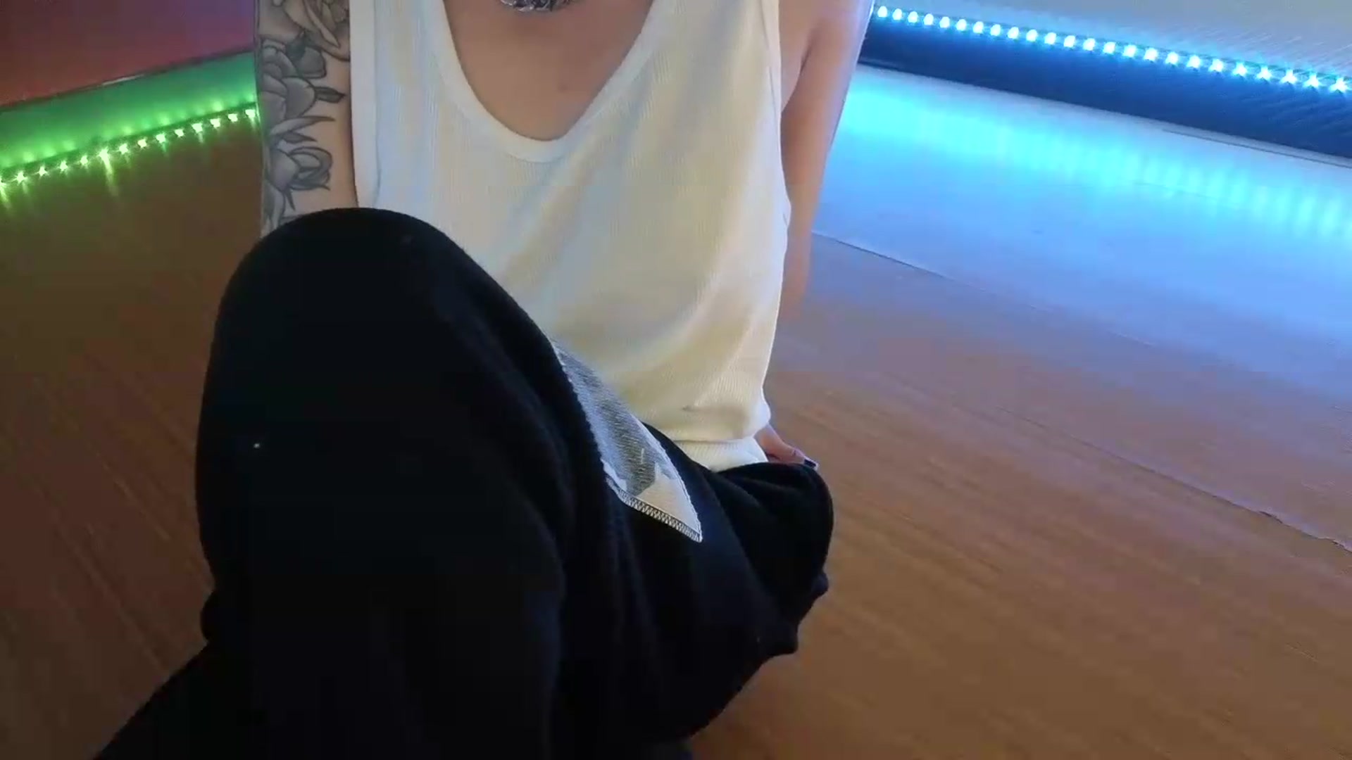 Gallery image thumbnail from nella's myfreecams stream on, 08/24/2026, 15:51 image 16 of 20
