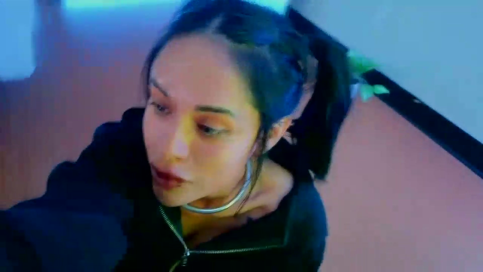 Gallery image thumbnail from nella's myfreecams stream on, 09/06/2026, 18:43 image 13 of 20