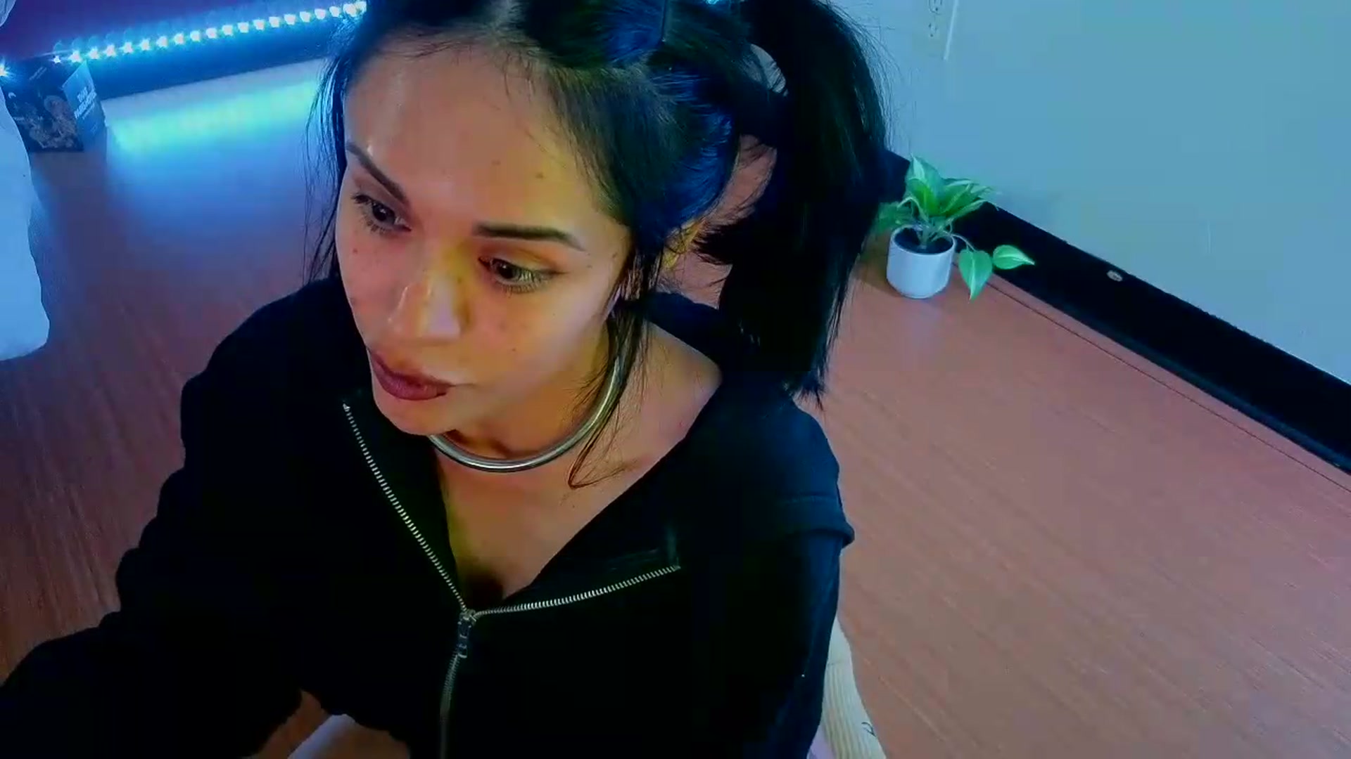 Gallery image thumbnail from nella's myfreecams stream on, 09/06/2026, 18:43 image 12 of 20