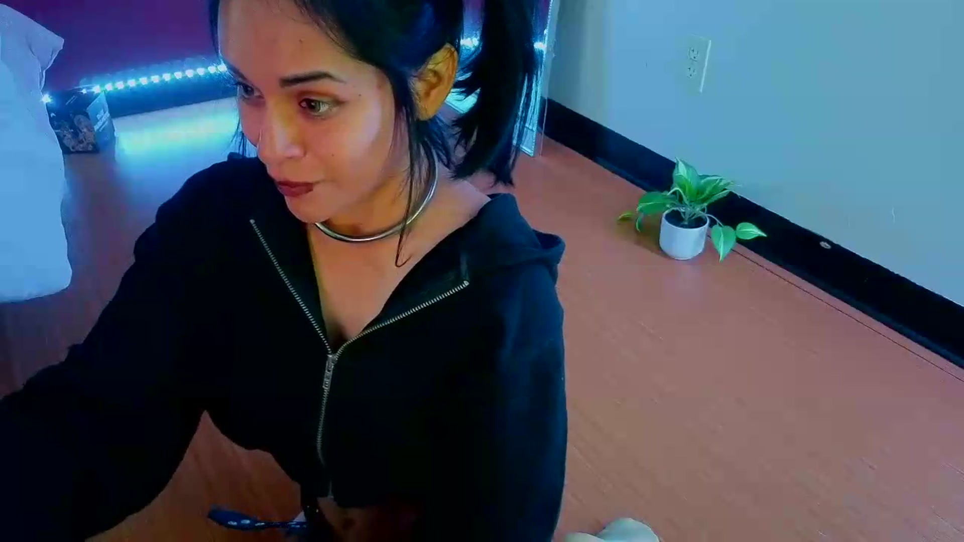 Gallery image thumbnail from nella's myfreecams stream on, 09/06/2026, 18:43 image 19 of 20