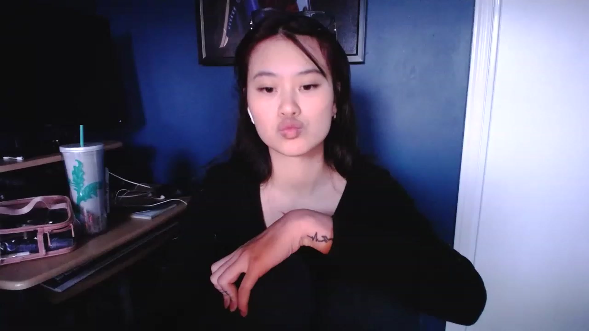 Gallery image thumbnail from nemukkonyago's myfreecams stream on, 12/05/2022, 20:46 image 10 of 20