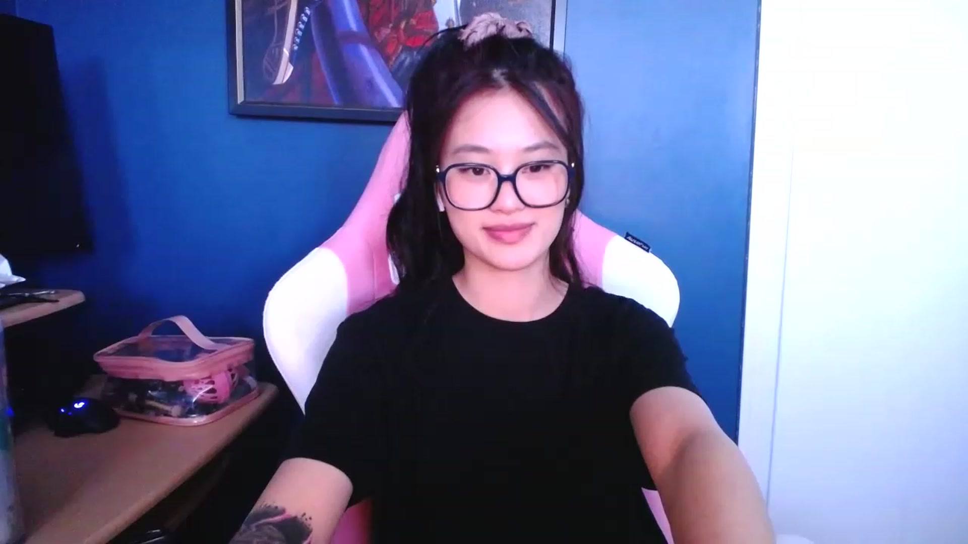 Gallery image thumbnail from nemukkonyago's myfreecams stream on, 12/19/2022, 18:44 image 7 of 20