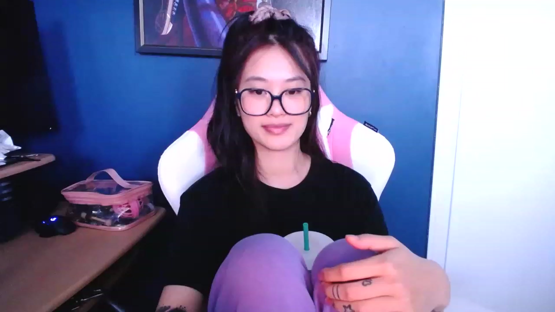 Gallery image thumbnail from nemukkonyago's myfreecams stream on, 12/19/2022, 18:44 image 17 of 20