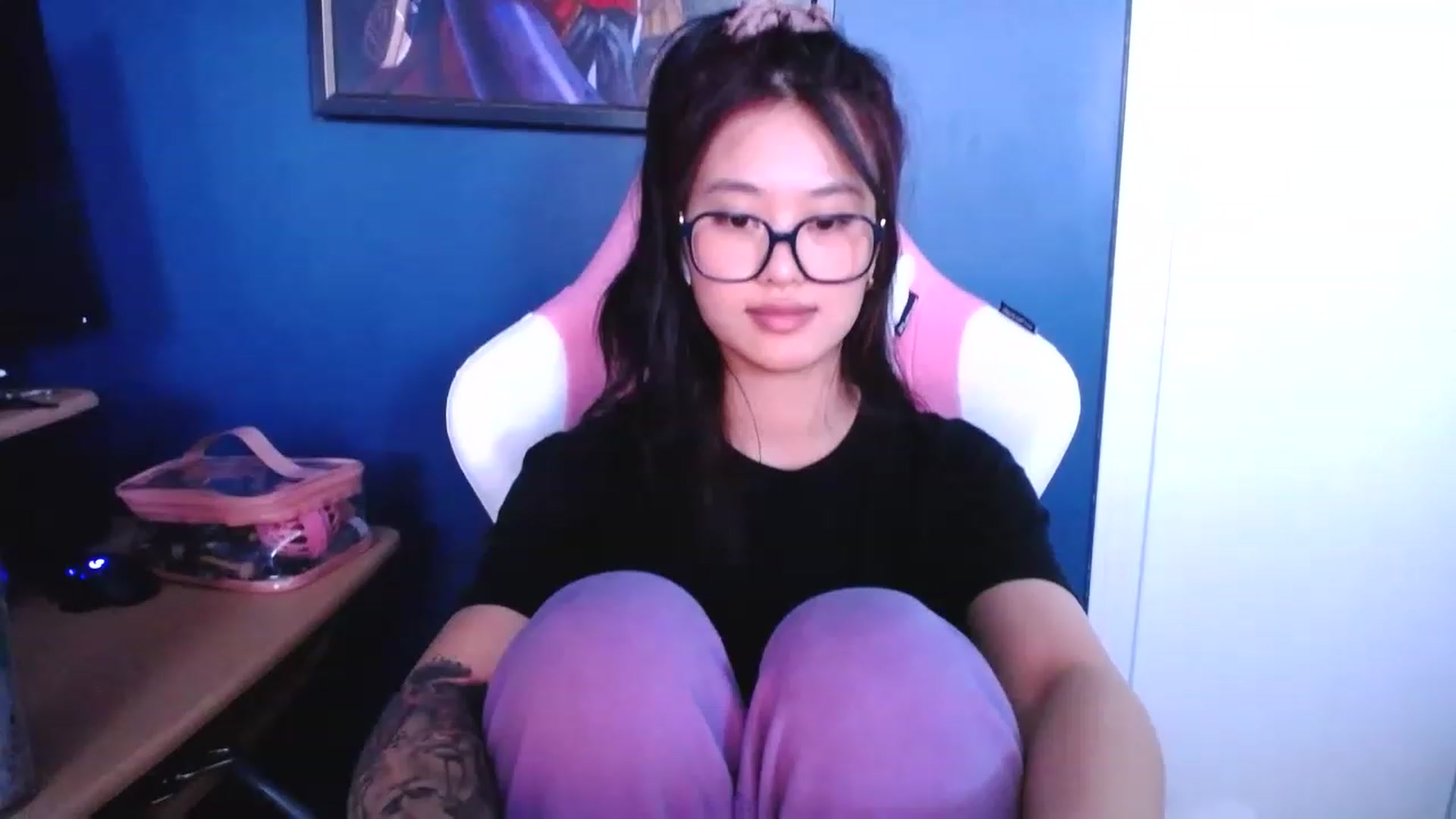 Gallery image thumbnail from nemukkonyago's myfreecams stream on, 12/19/2022, 18:44 image 19 of 20