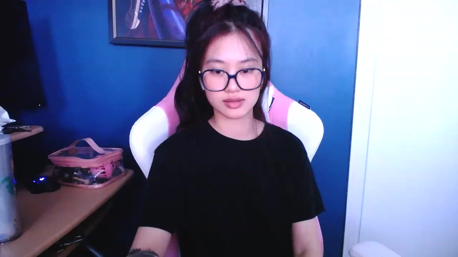 Gallery image thumbnail from nemukkonyago's myfreecams stream on, 12/19/2022, 18:44 image 6 of 20