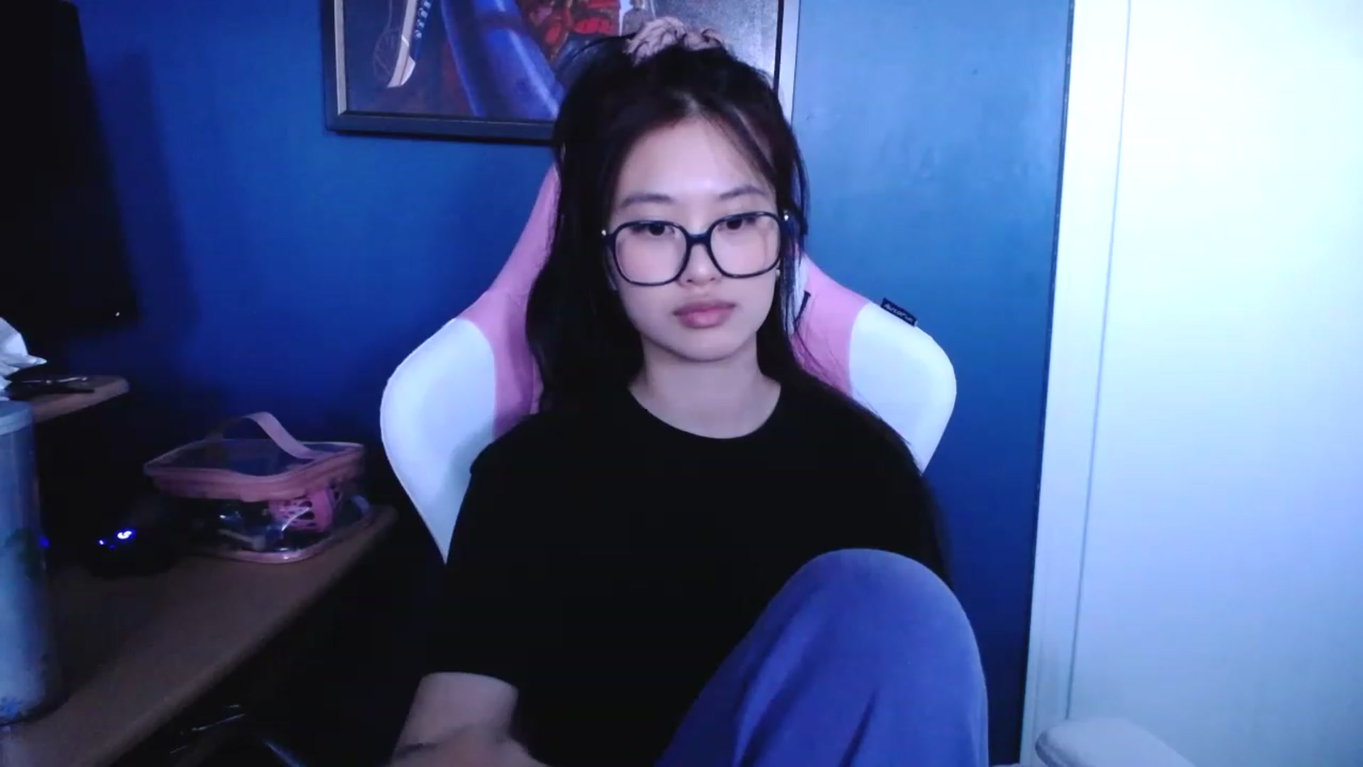 Gallery image thumbnail from nemukkonyago's myfreecams stream on, 12/19/2022, 18:44 image 5 of 20