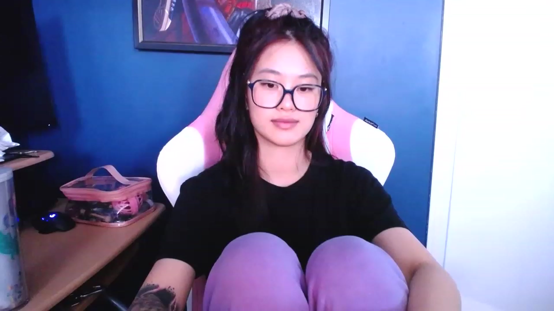 Gallery image thumbnail from nemukkonyago's myfreecams stream on, 12/19/2022, 18:44 image 18 of 20