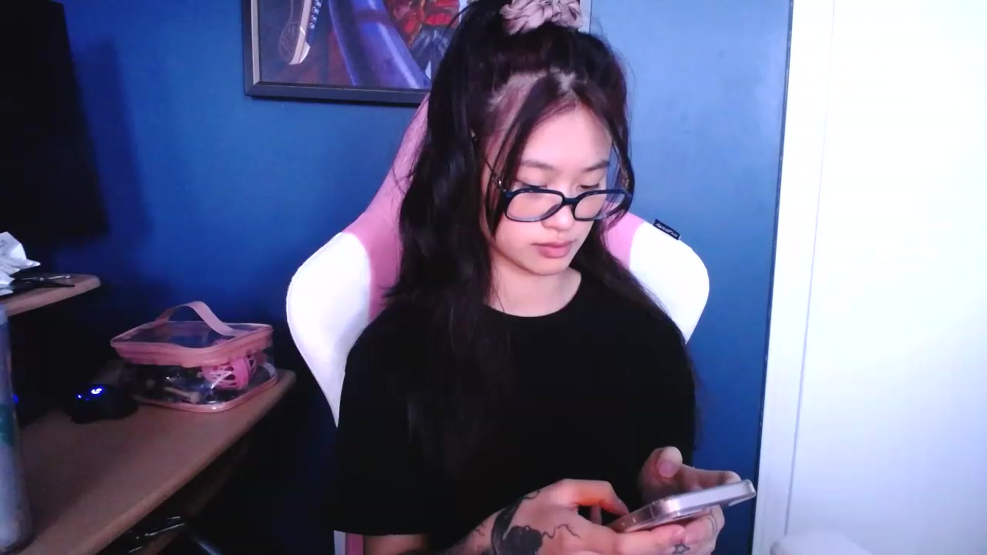 Gallery image thumbnail from nemukkonyago's myfreecams stream on, 12/19/2022, 18:44 image 11 of 20